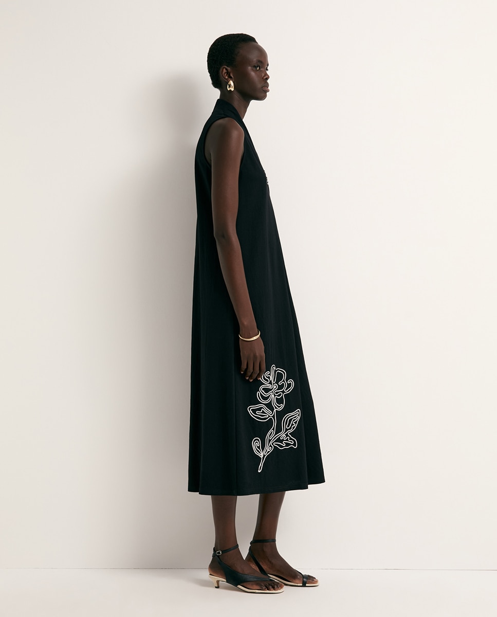 Vestido de Linho Bordado Preto-4