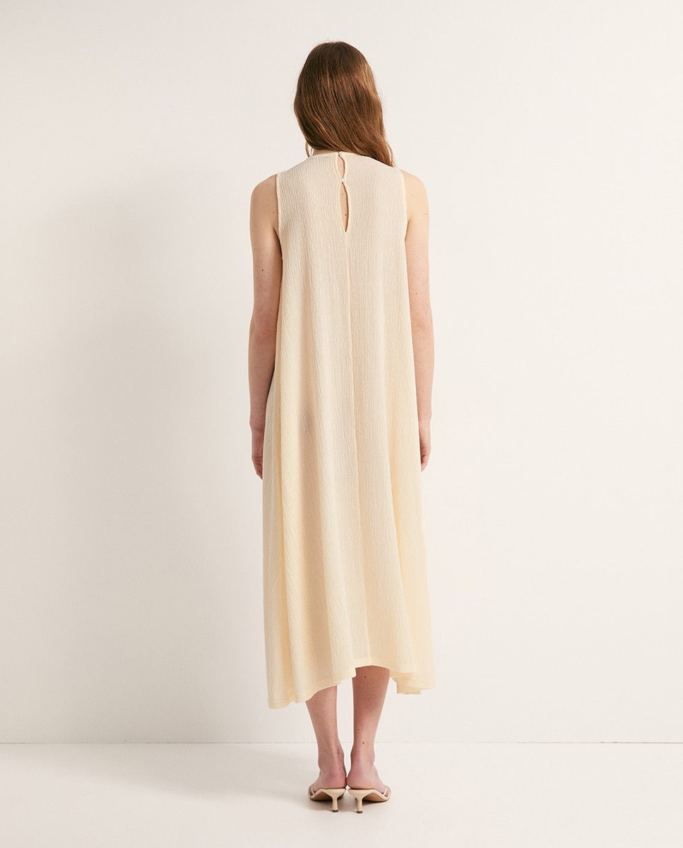 Vestido com Colar Madrepérola Cru-4