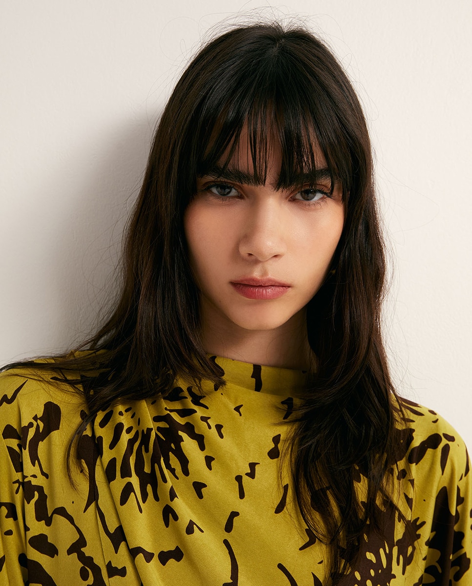 Vestido com Capa Amarelo-3
