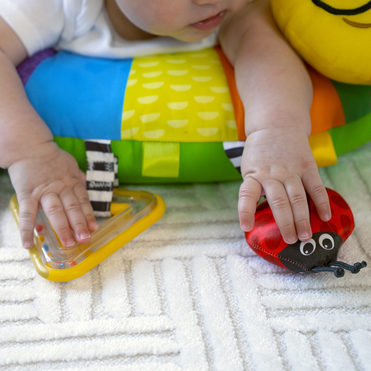 Cojín de actividades Cal-a-Pillow Baby Einstein 16