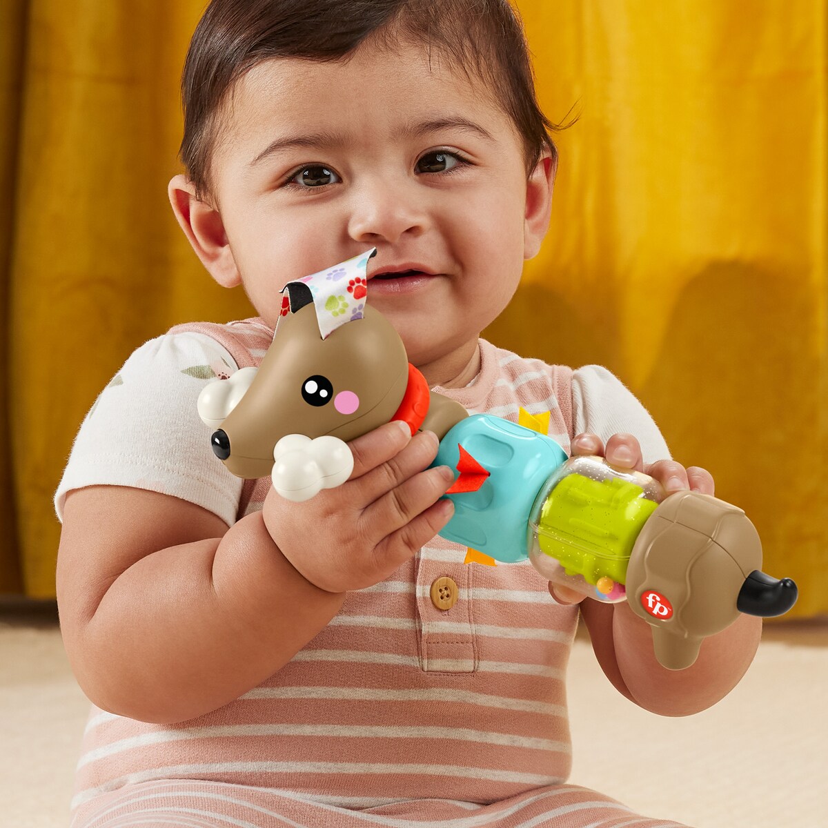 Cão de atividades Fisher-Price com sons e giros 2