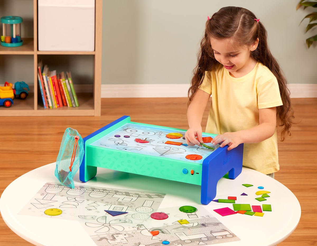 Caja de actividades con luz Battat 4