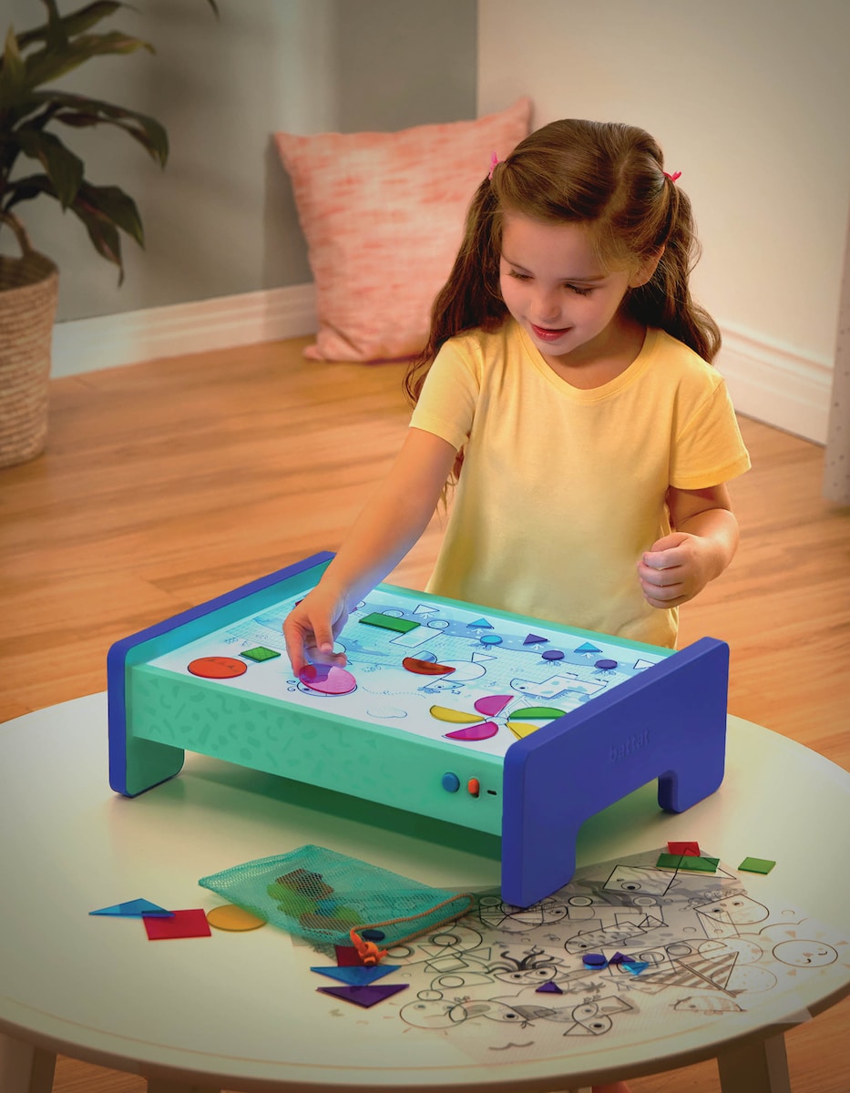 Caja de actividades con luz Battat 11