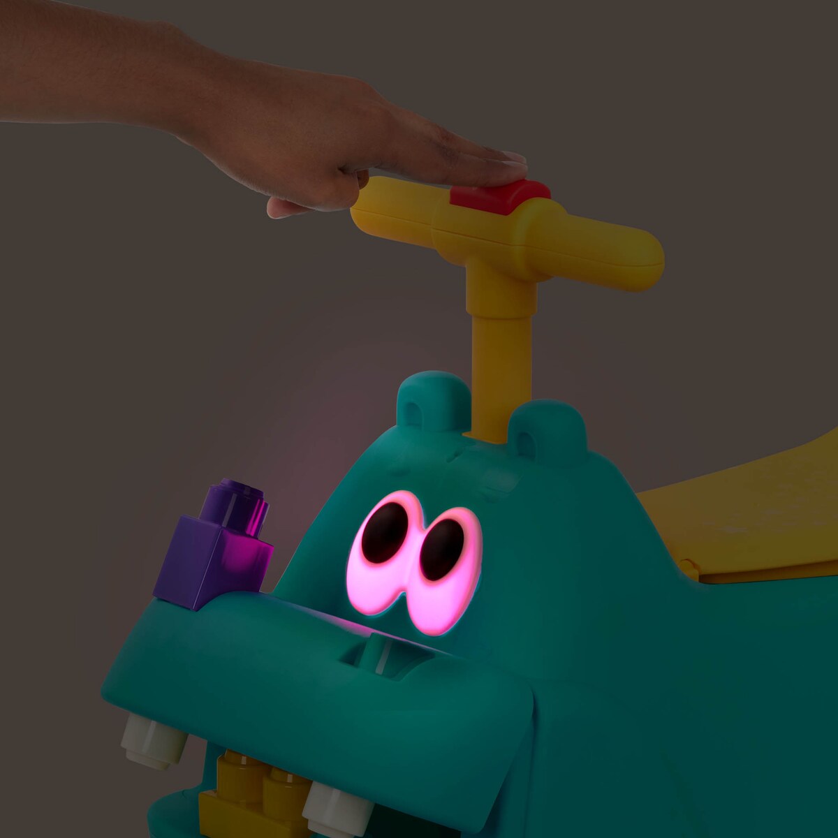 Correpasillos Hippo con luces, sonido y 26 Bloques de construccion Battat 5