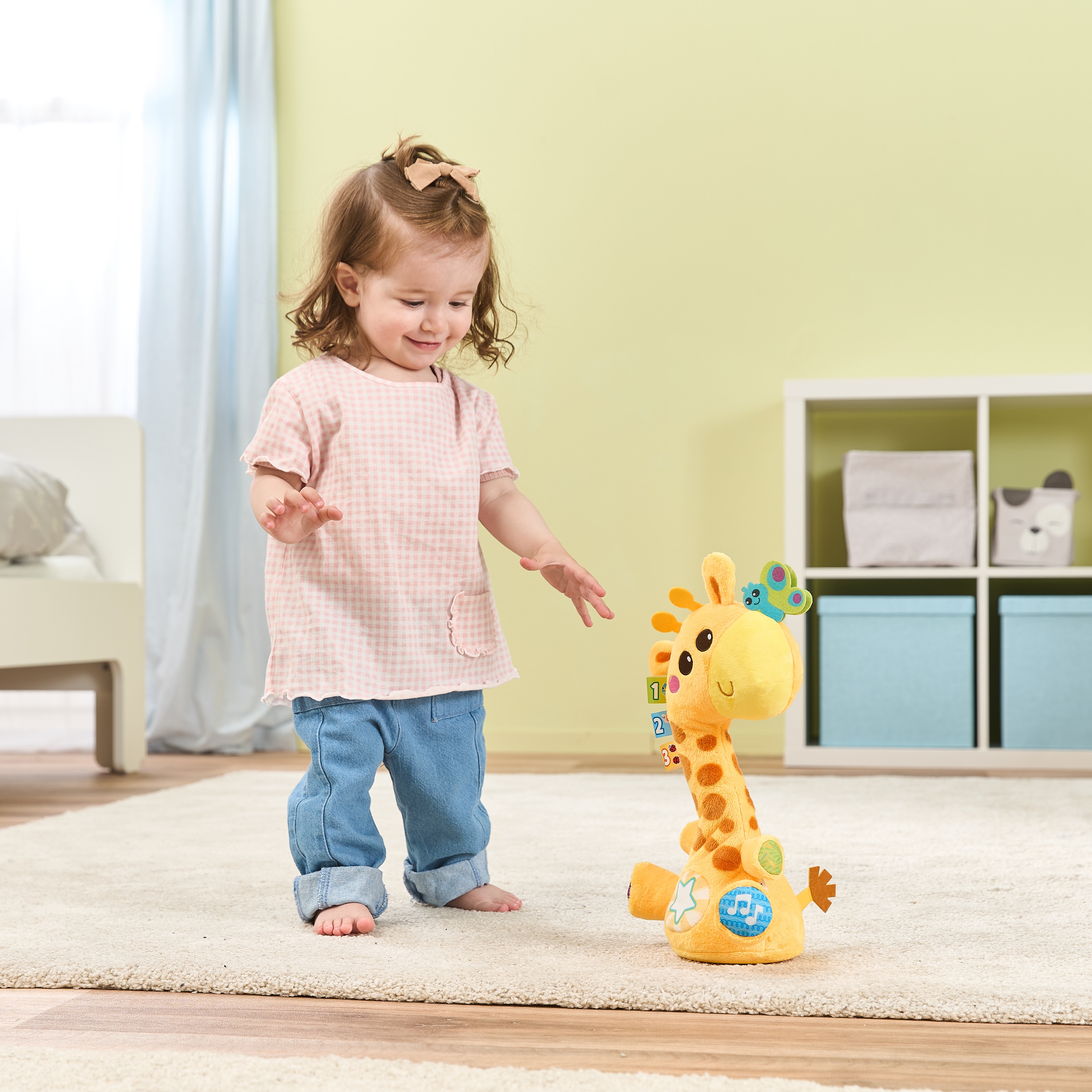 Peluche Cristina la jirafa bailarina Vtech 6