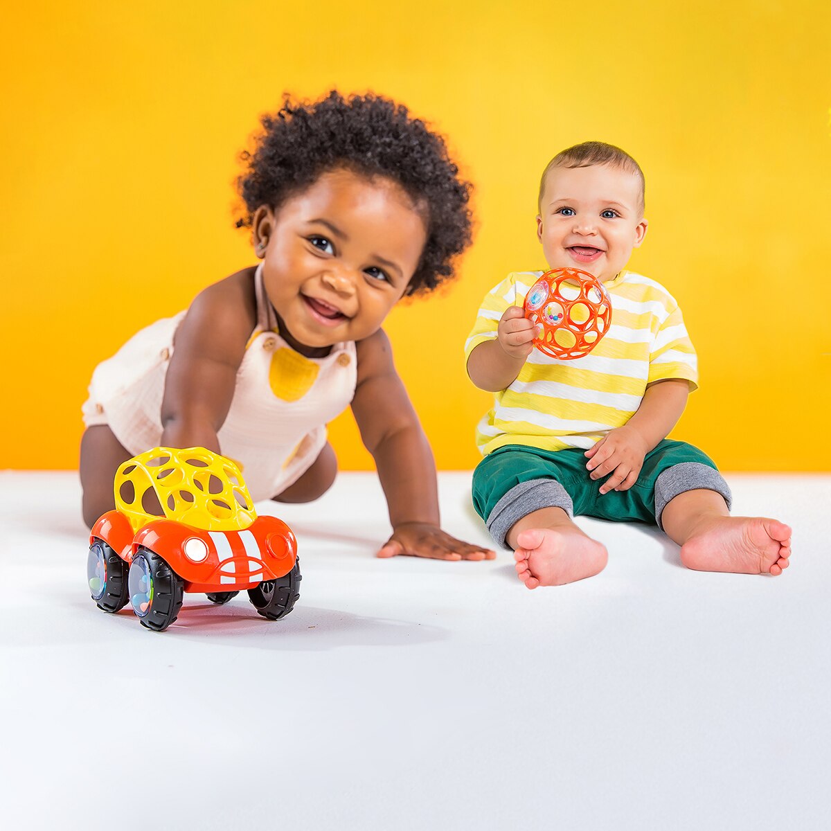 Coche de juguete Rattle & Roll Toy Bright Stars 2