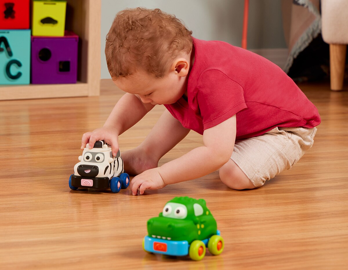 Juego de coches Pull Back Mini Wheels Battat 2