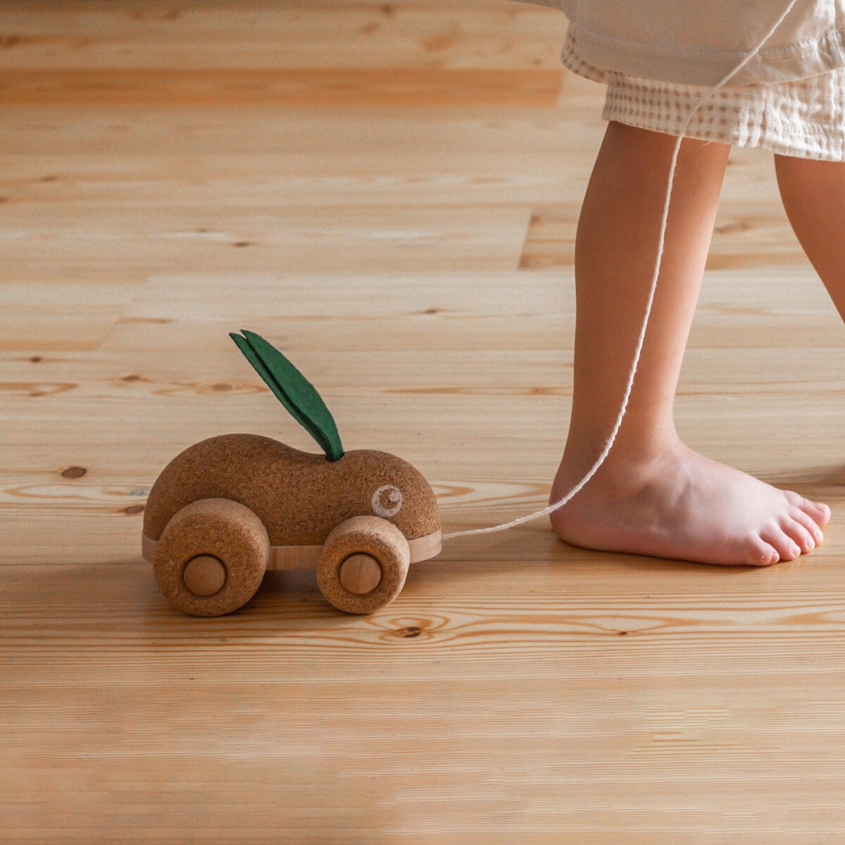 Juguete de arrastre Conejito de corcho Korko · Korko · El Corte Inglés