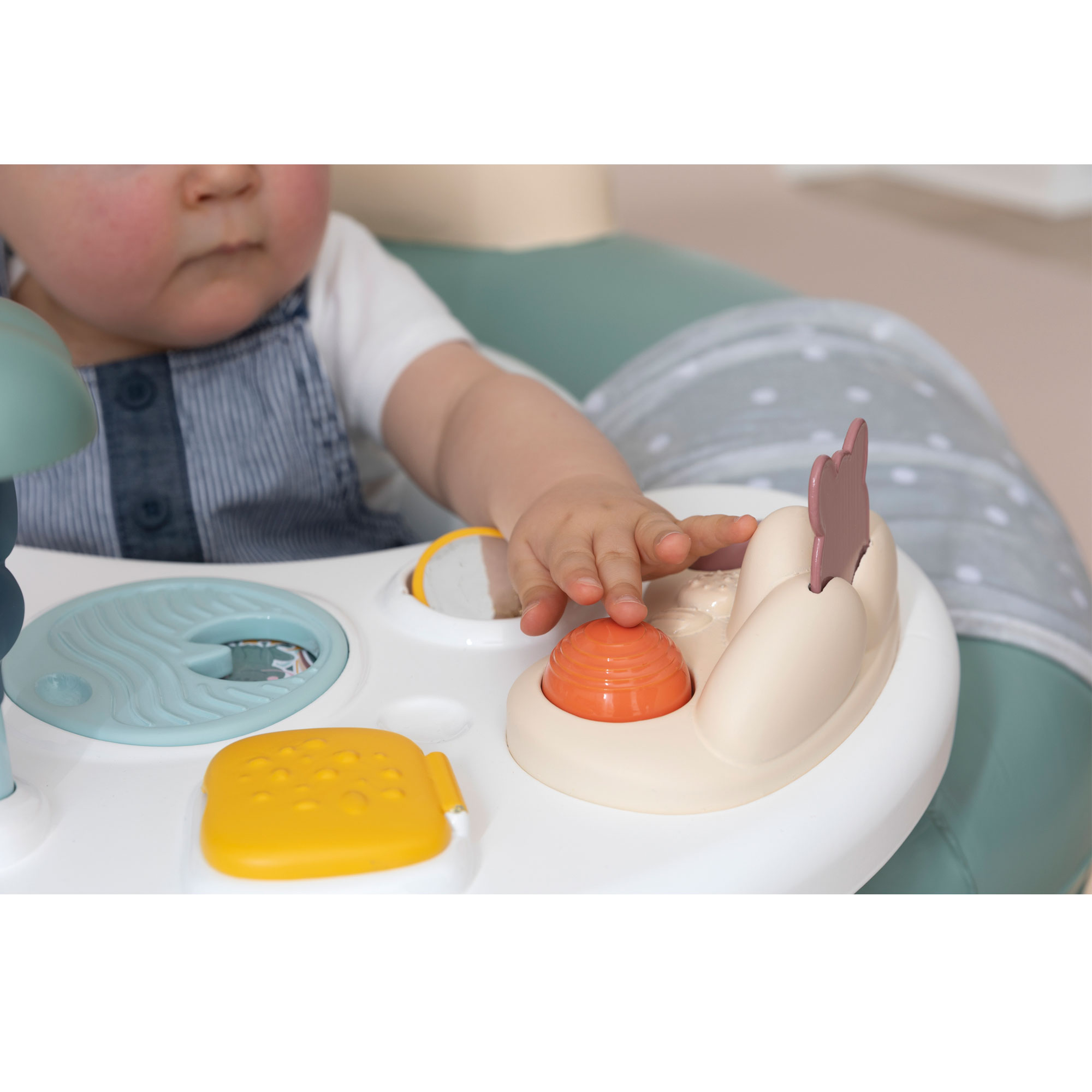 Mesa de actividades con asiento para bebé Little Smoby 8