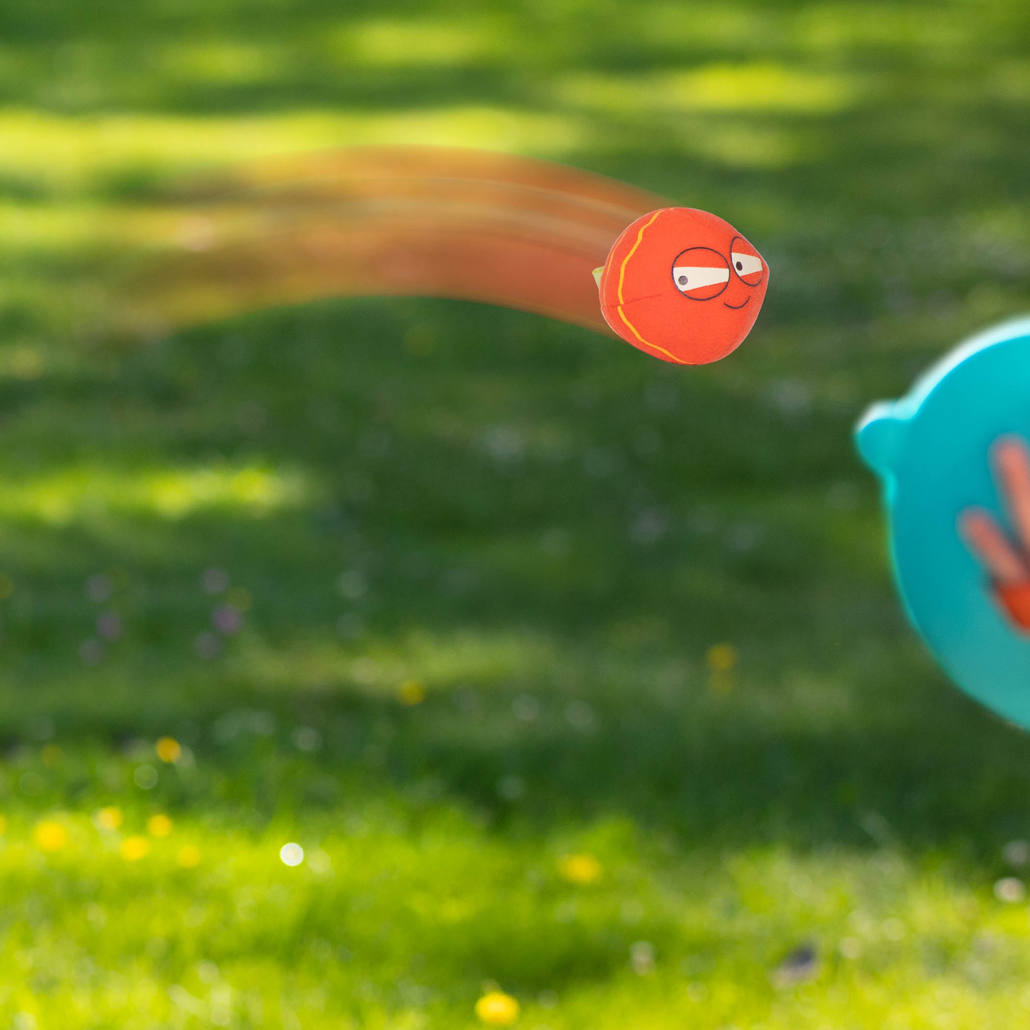 Juego velcro tiburon lanza y atrapa pelota B Toys 5