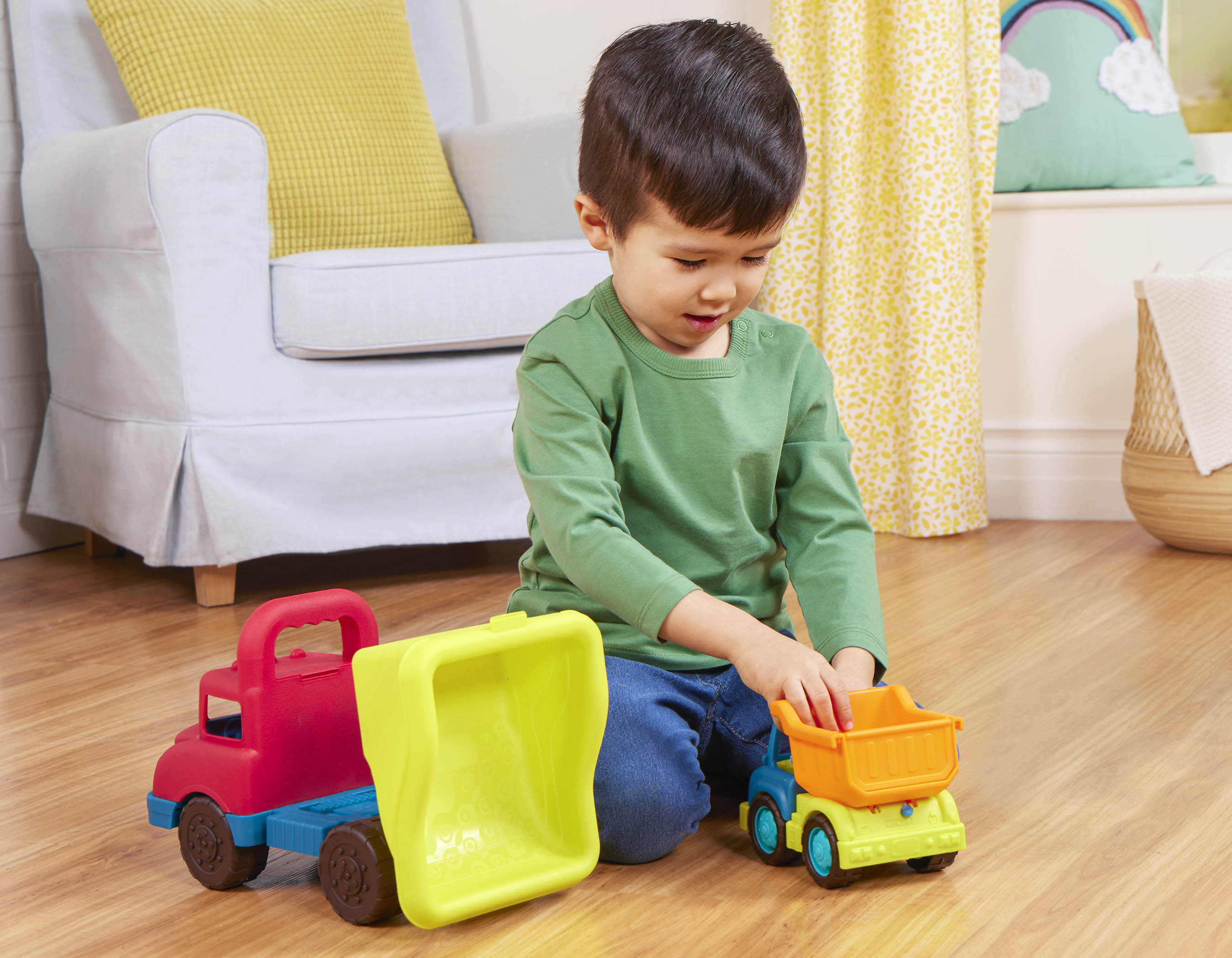 Set 2 camiones volquete con figura B Toys 7