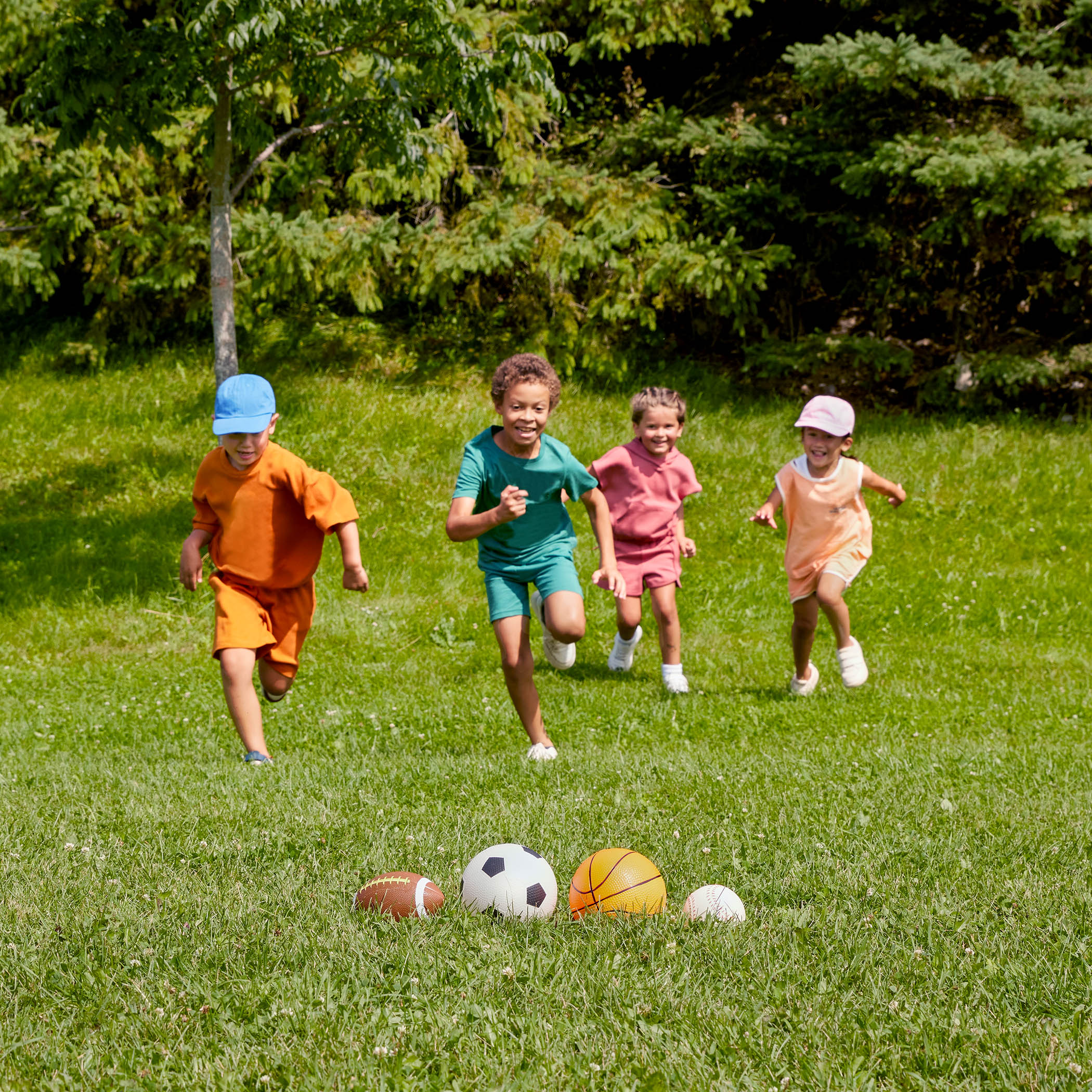 Juego de 4 pelotas (futbol, baloncesto, rugby y beisbol) B Toys 4