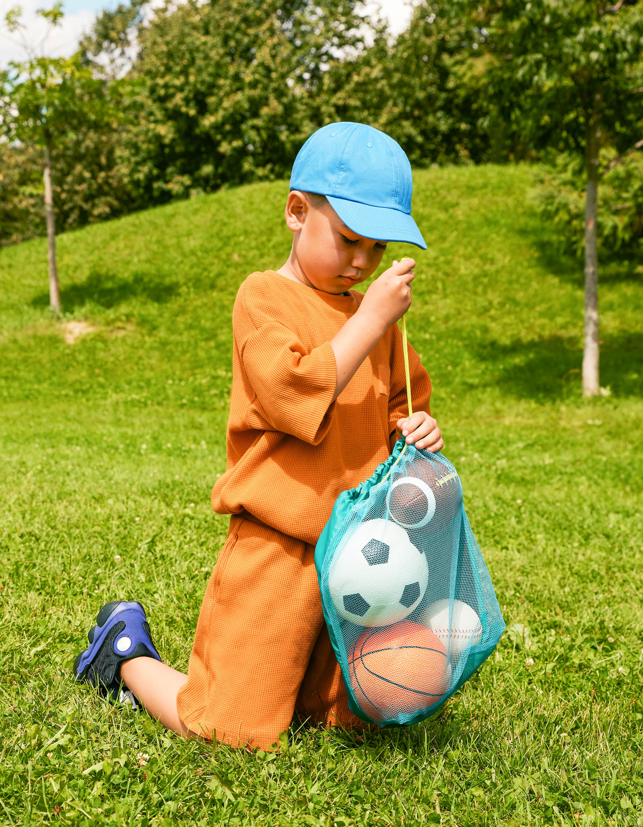 Juego de 4 pelotas (futbol, baloncesto, rugby y beisbol) B Toys 11