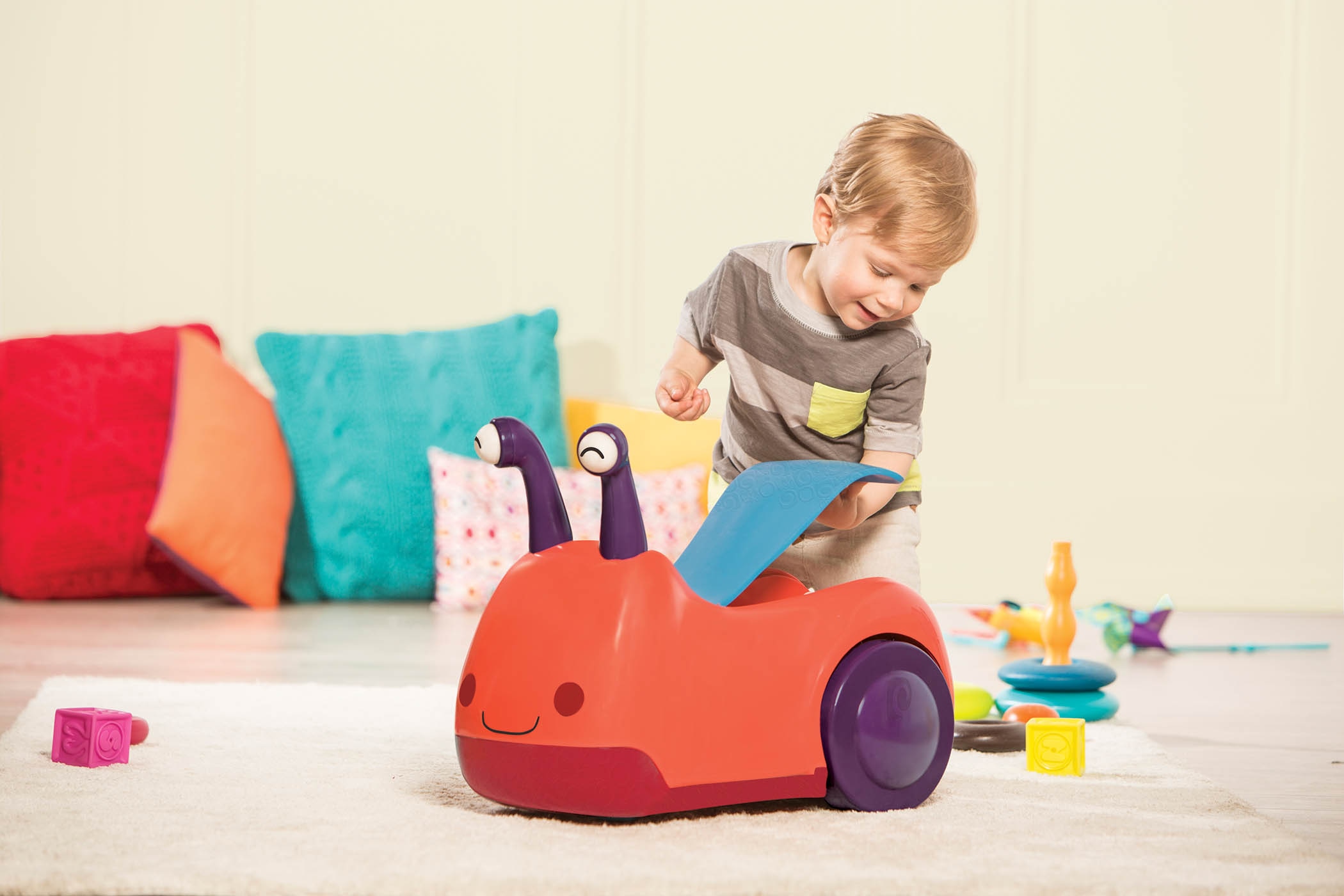 Correpasillos caracol con luces y sonido B toys 3