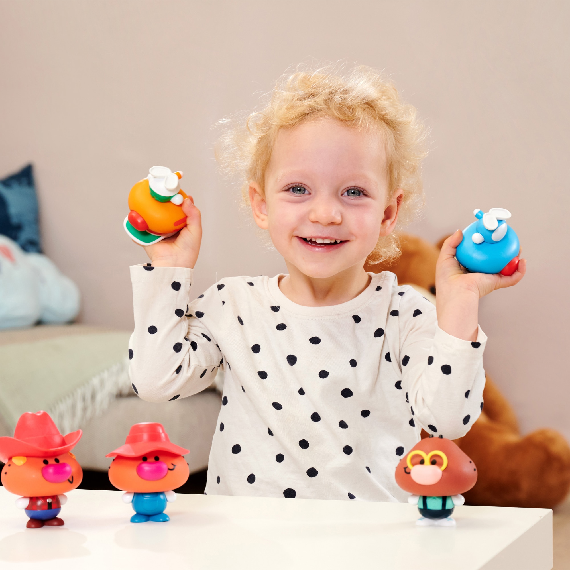 Set de 5 figuras Oggy Ogg 8