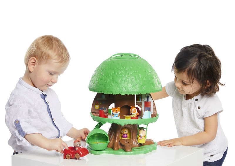 Árbol mágico con 2 figuras 2