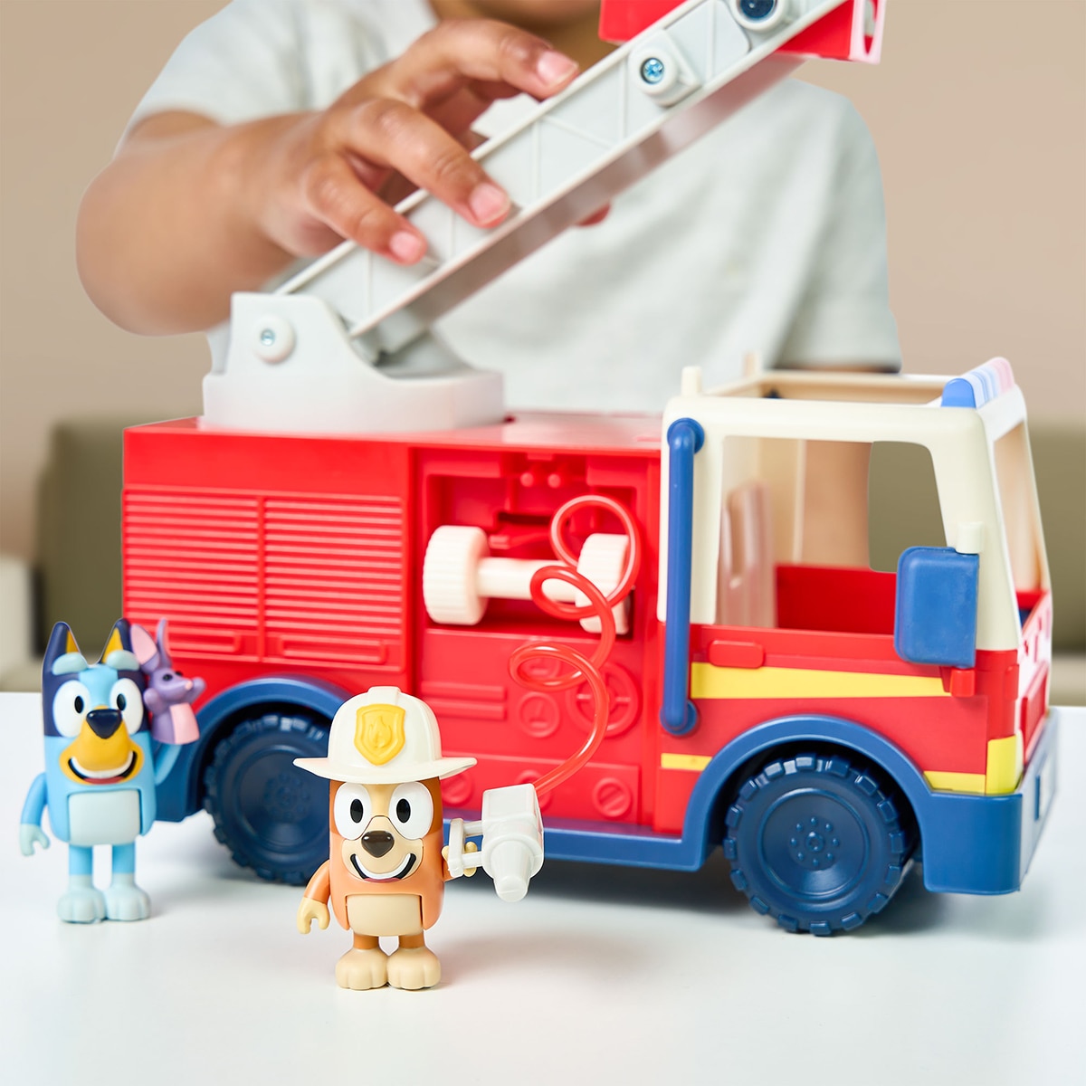 Camión de bomberos Bluey Famosa 6