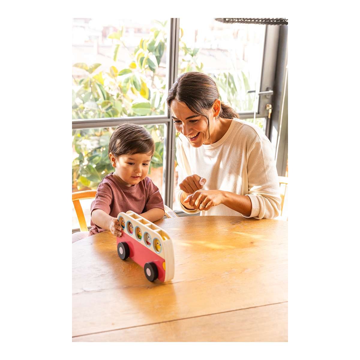 Juguete infantil Autobús Aprende los números 1 a 5 Autocorrectivo Goula Diset 5