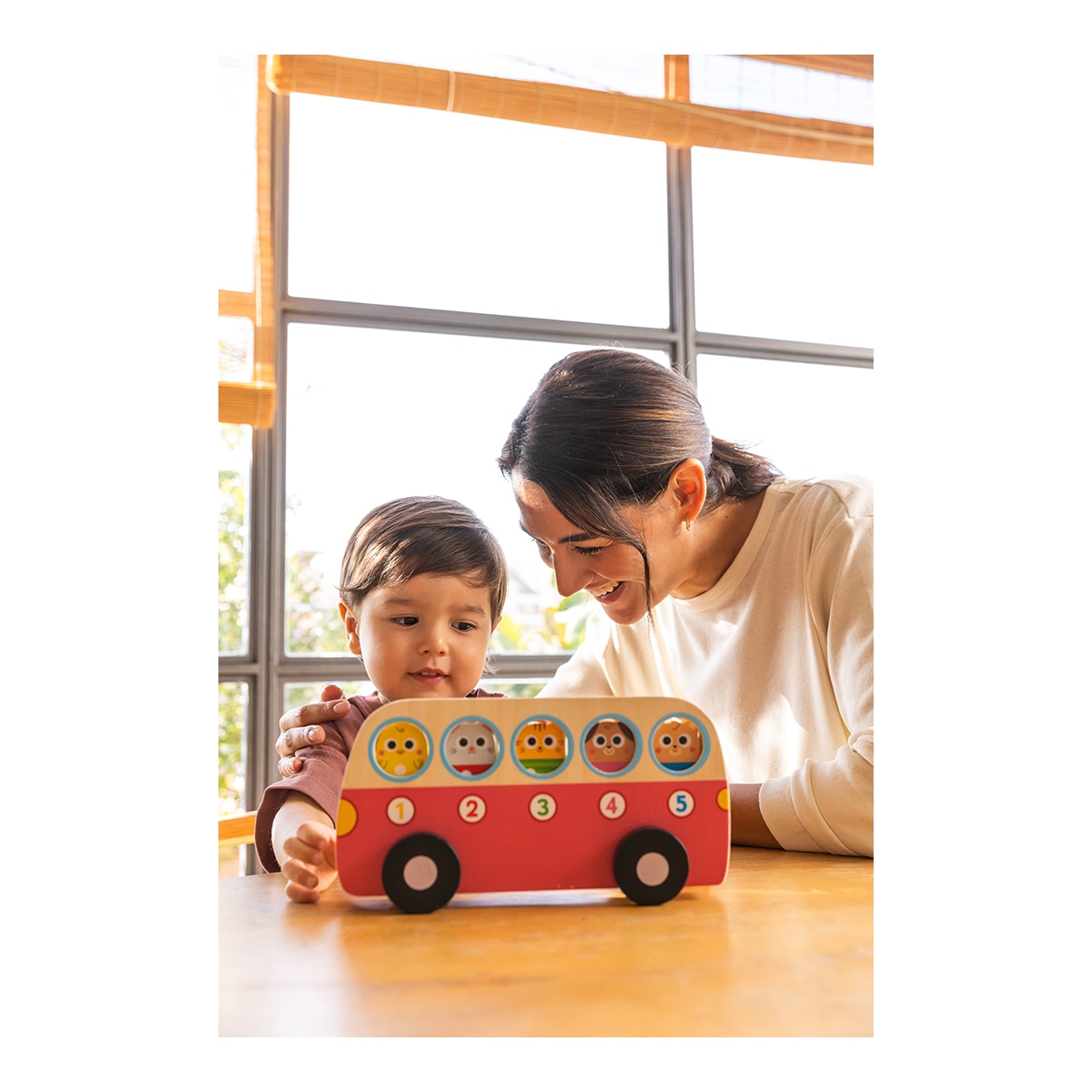 Juguete infantil Autobús Aprende los números 1 a 5 Autocorrectivo Goula Diset 6