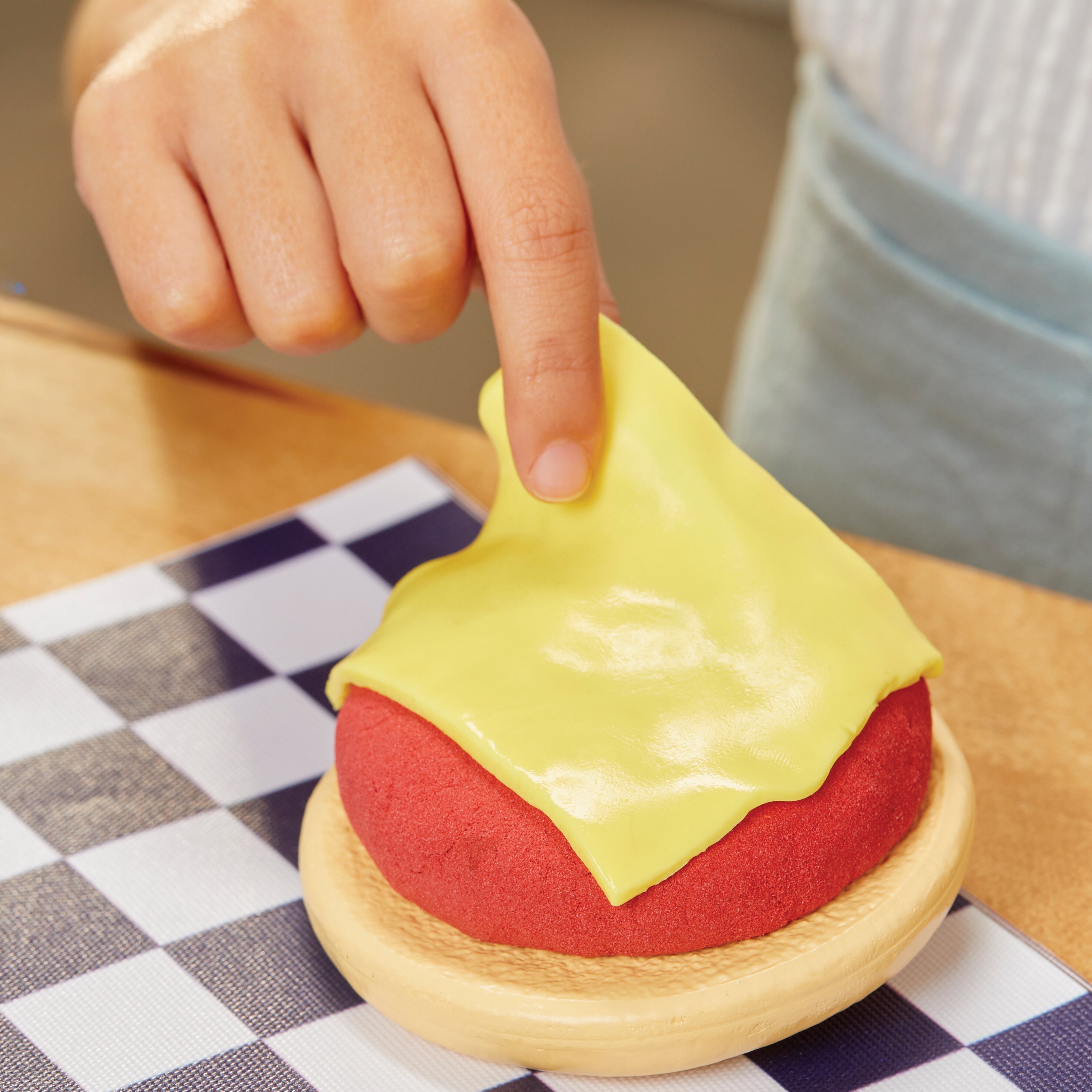 Juego de cocina Cheeseburger and Fries Kit Playset Creative Chefs 3