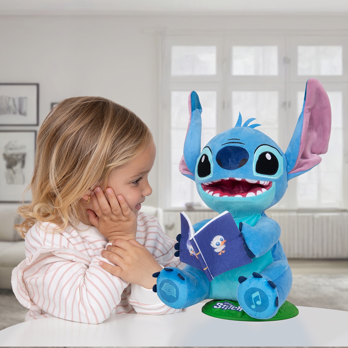 Peluche interactivo Stitch Cuentacuentos Lilo&Stitch Disney IMC Toys 4