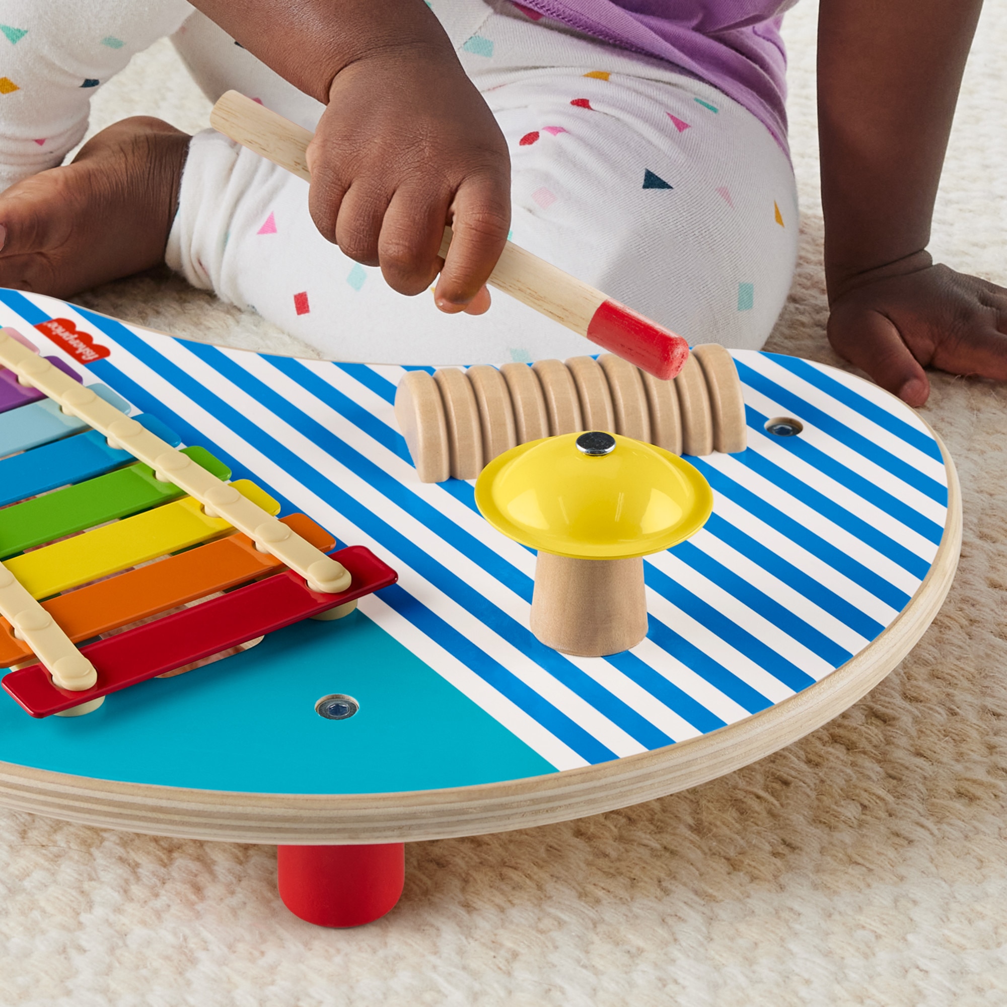 Mesa de madera con instrumentos de percusión Fisher-Price 4