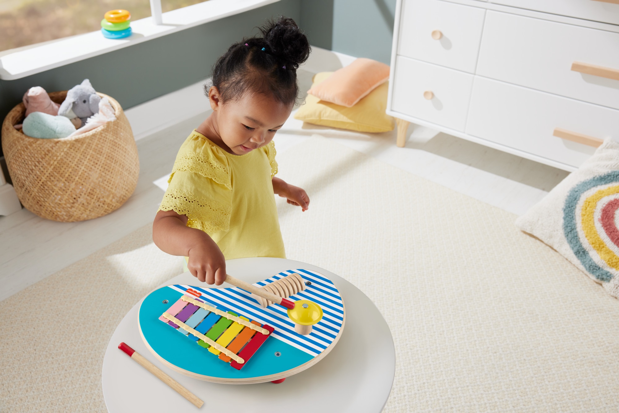 Mesa de madera con instrumentos de percusión Fisher-Price 5