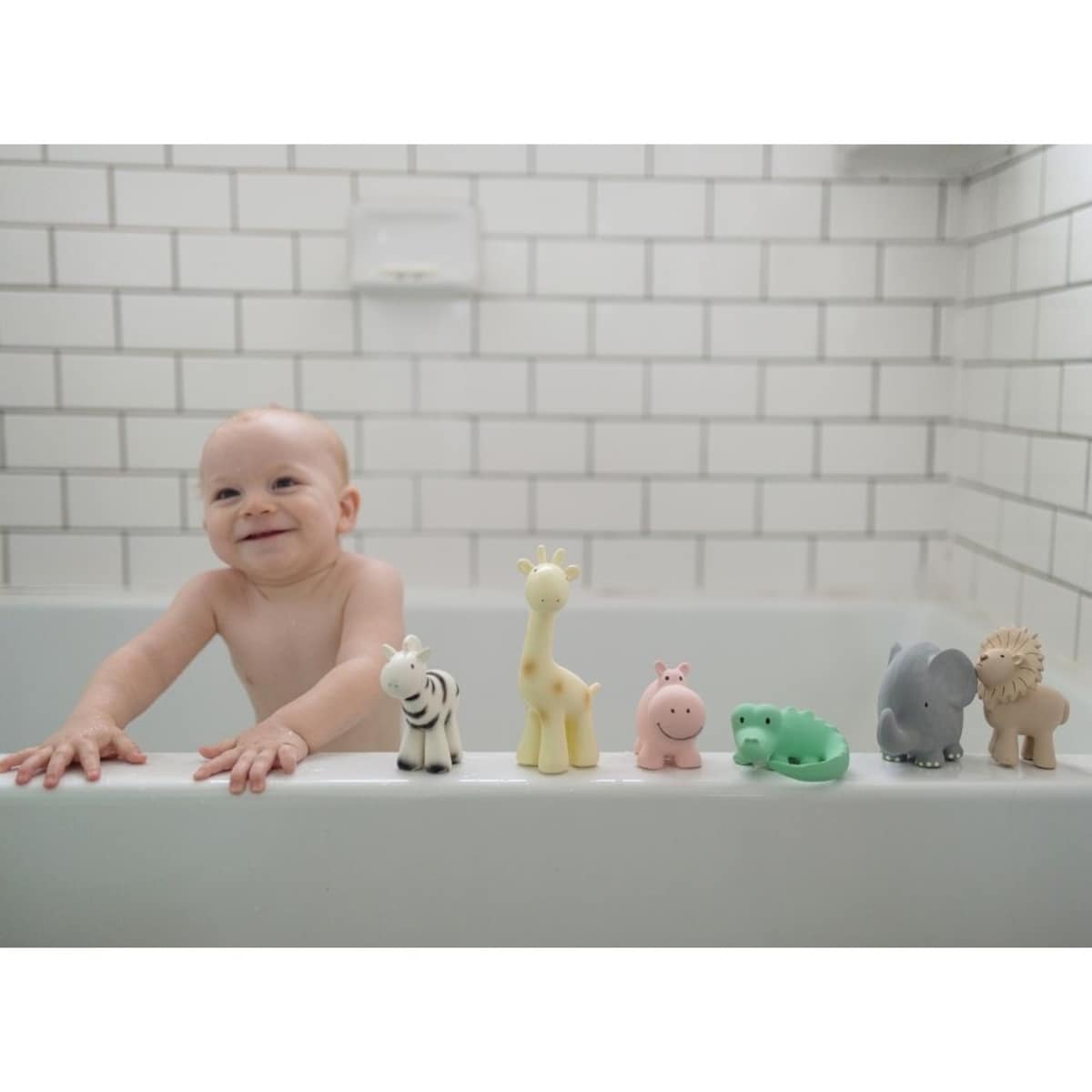 Muñeco, sonajero y mordedor Tikiri modelos surtidos 3