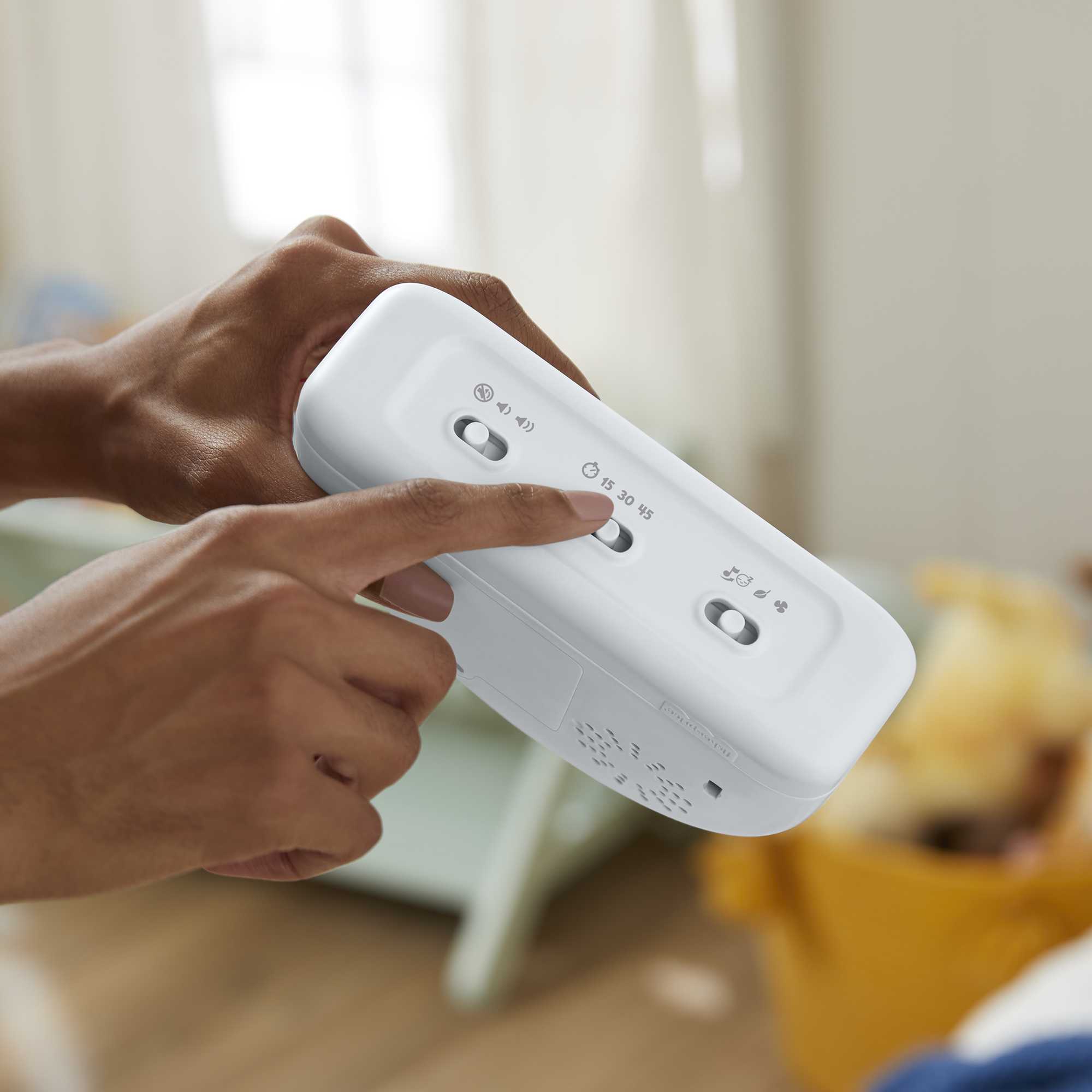 Arcoíris calmante Juguete con luces cálidas y sonidos relajantes, ayuda para conciliar el sueño Fisher-Price 6