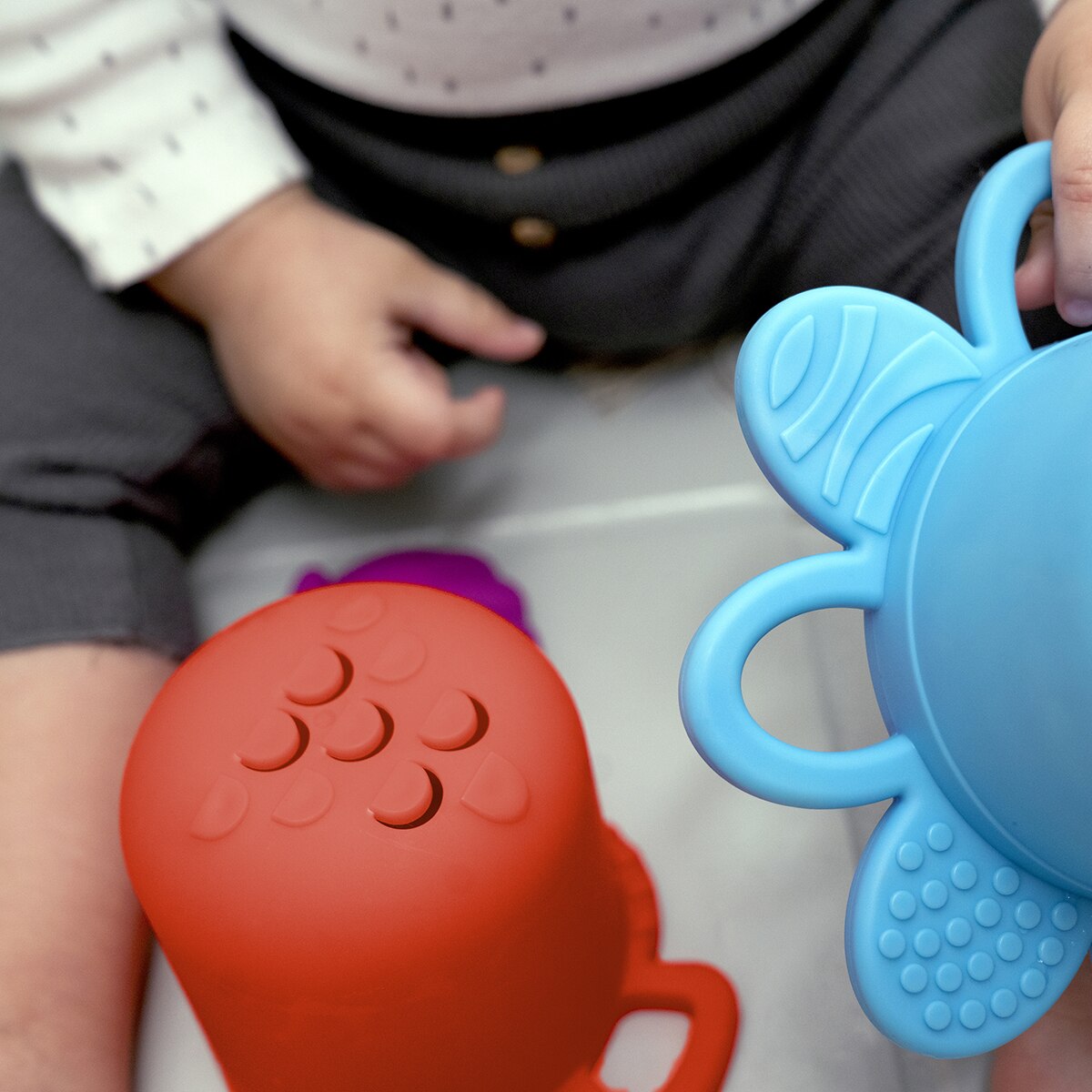 Juego de vasos sensoriales apilable Opus's Stack & Stream Baby Einstein 17