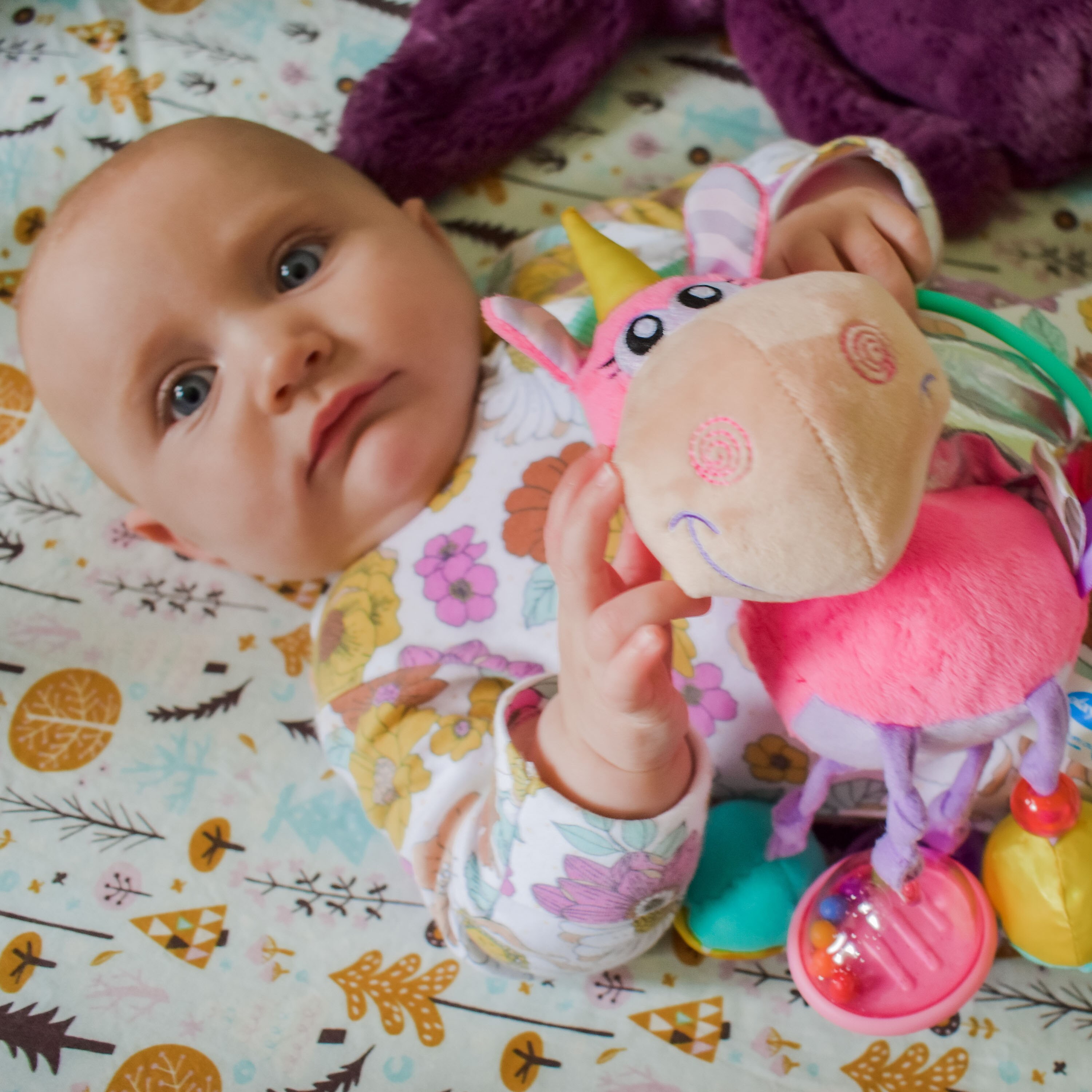 Juguete sonajero Unicorn Activity Rattle Playgro 6