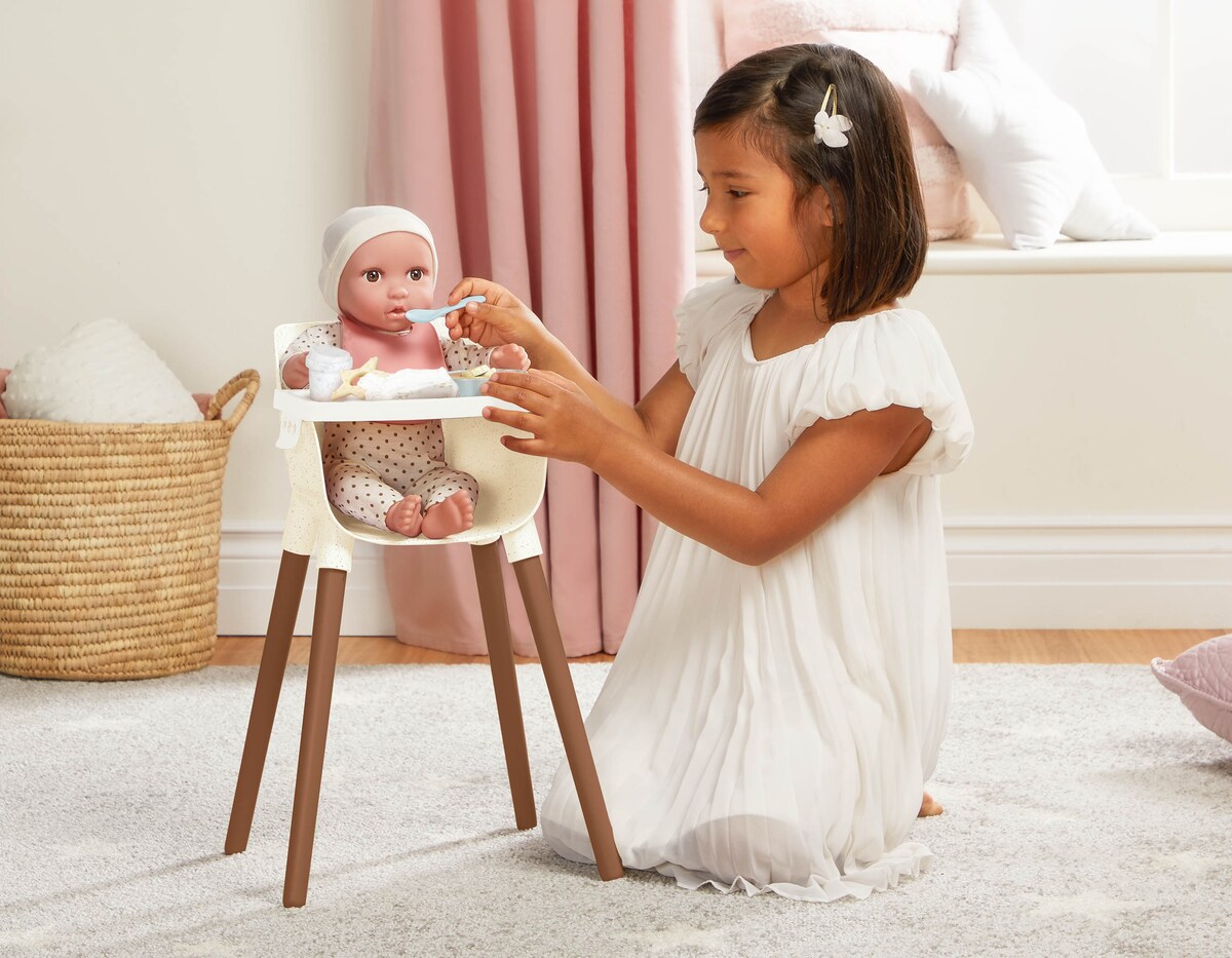 Trona con accesorios para muñeca Lullababy Bebe 4