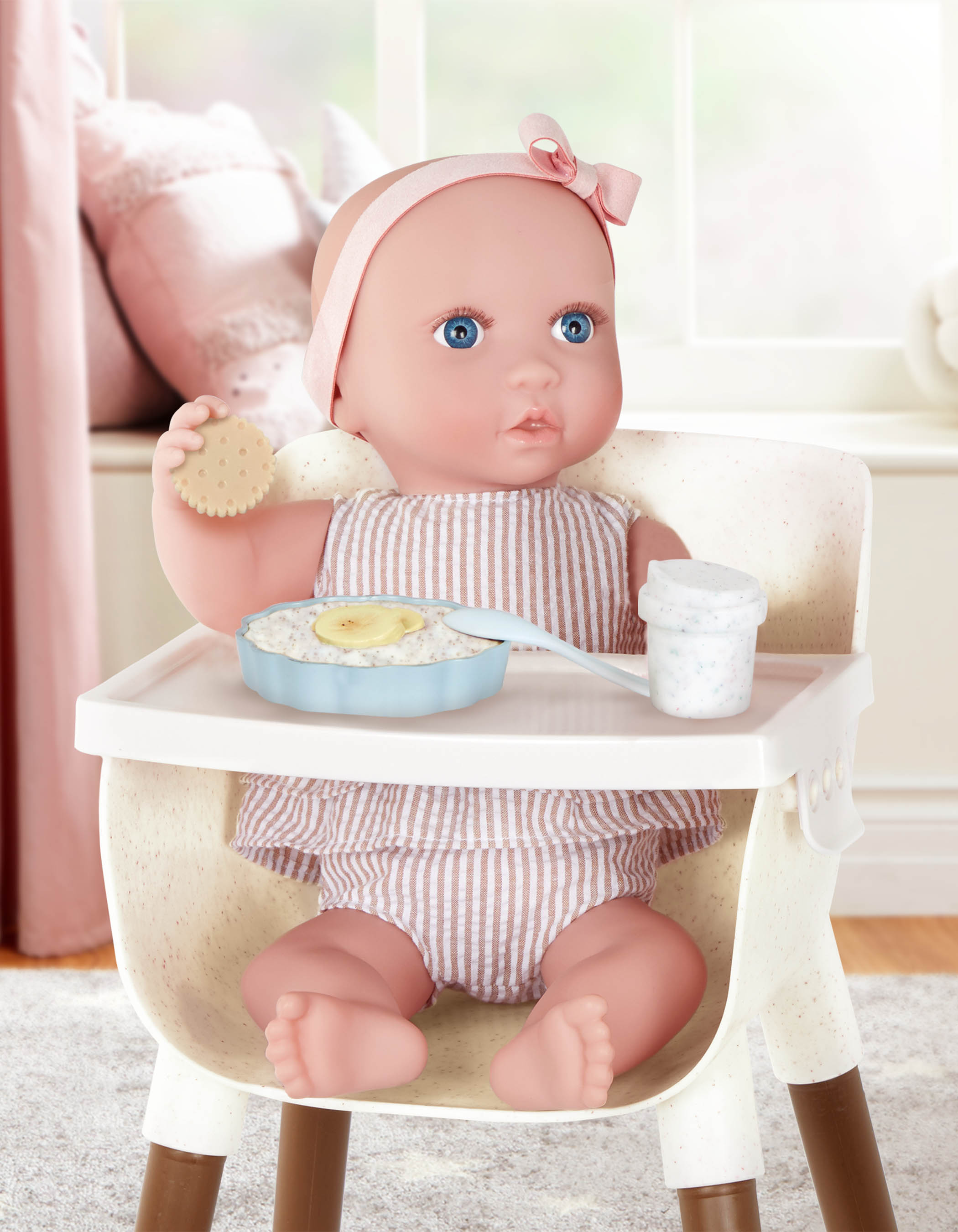 Trona con accesorios para muñeca Lullababy Bebe 5