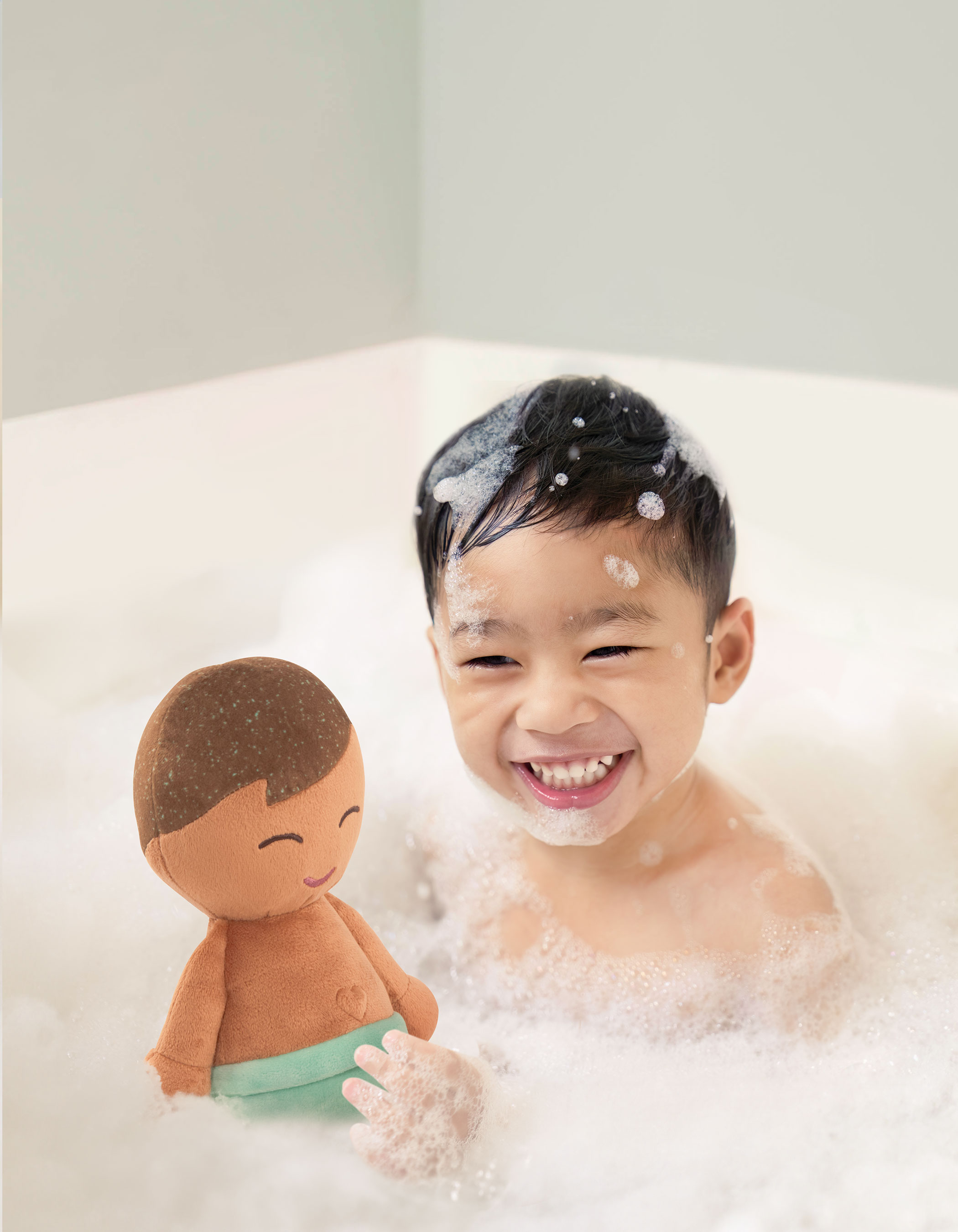 Muñeco peluche de baño, pelo marron Lullababy 6