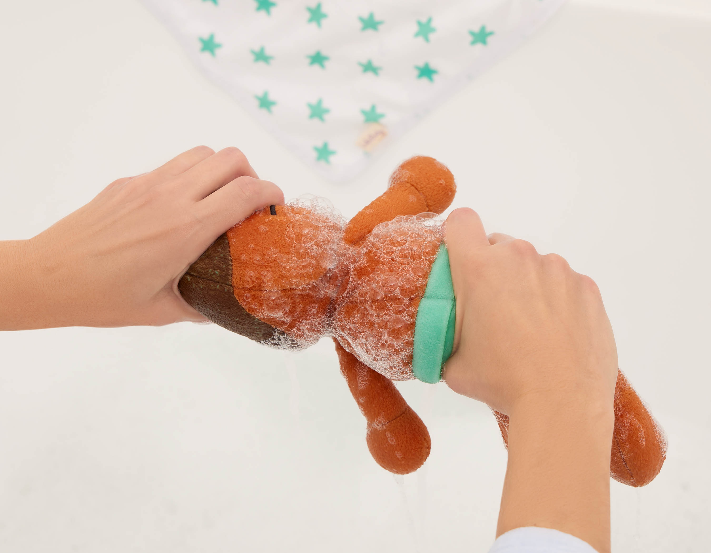 Muñeco peluche de baño, pelo marron Lullababy 8