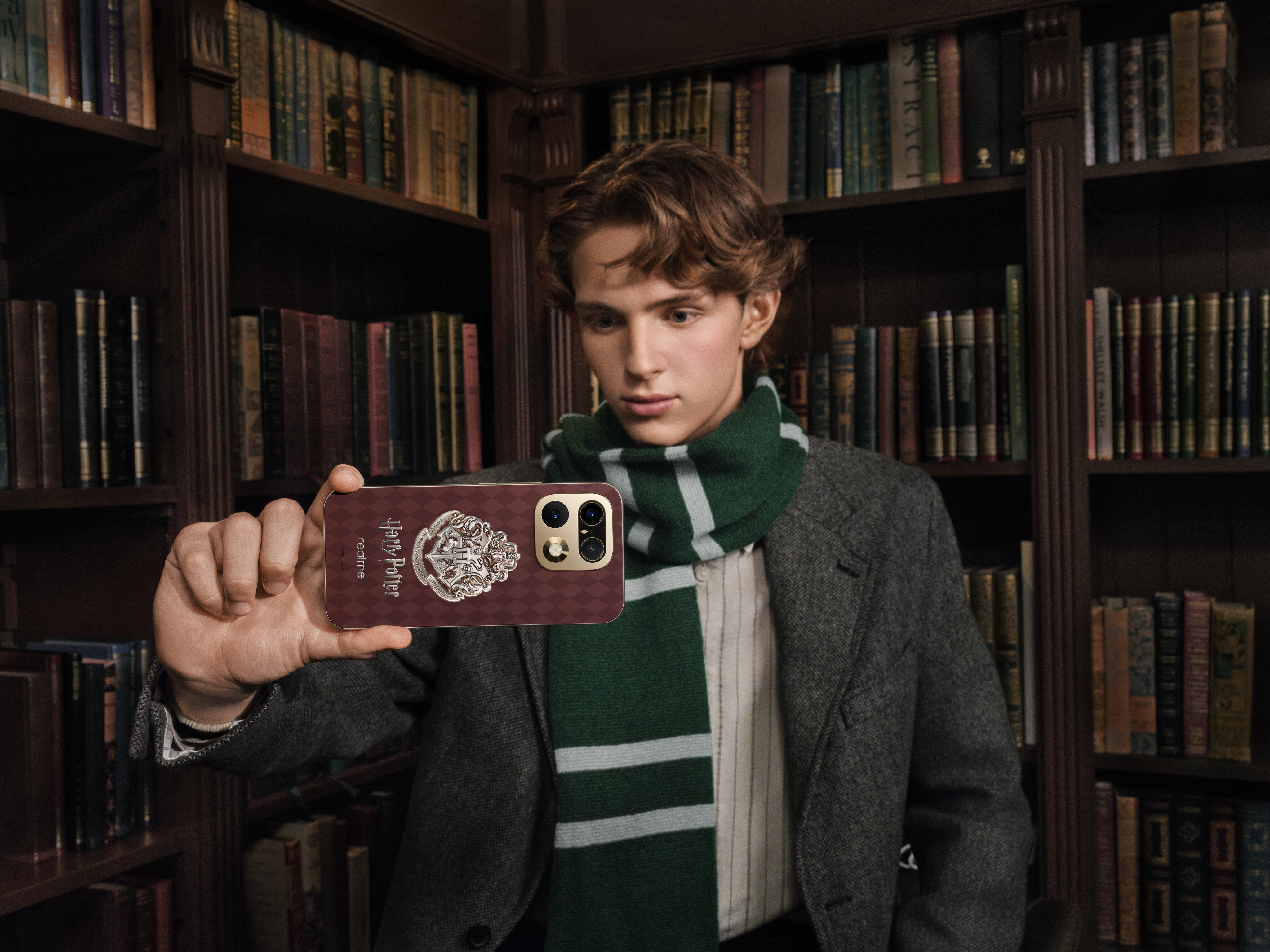 Móvil Realme 16 Pro 6,78" MediaTek Dimensity 7300 Max Edición Especial Harry Potter - Marrón 256 GB + 12 GB RAM Marrón-3