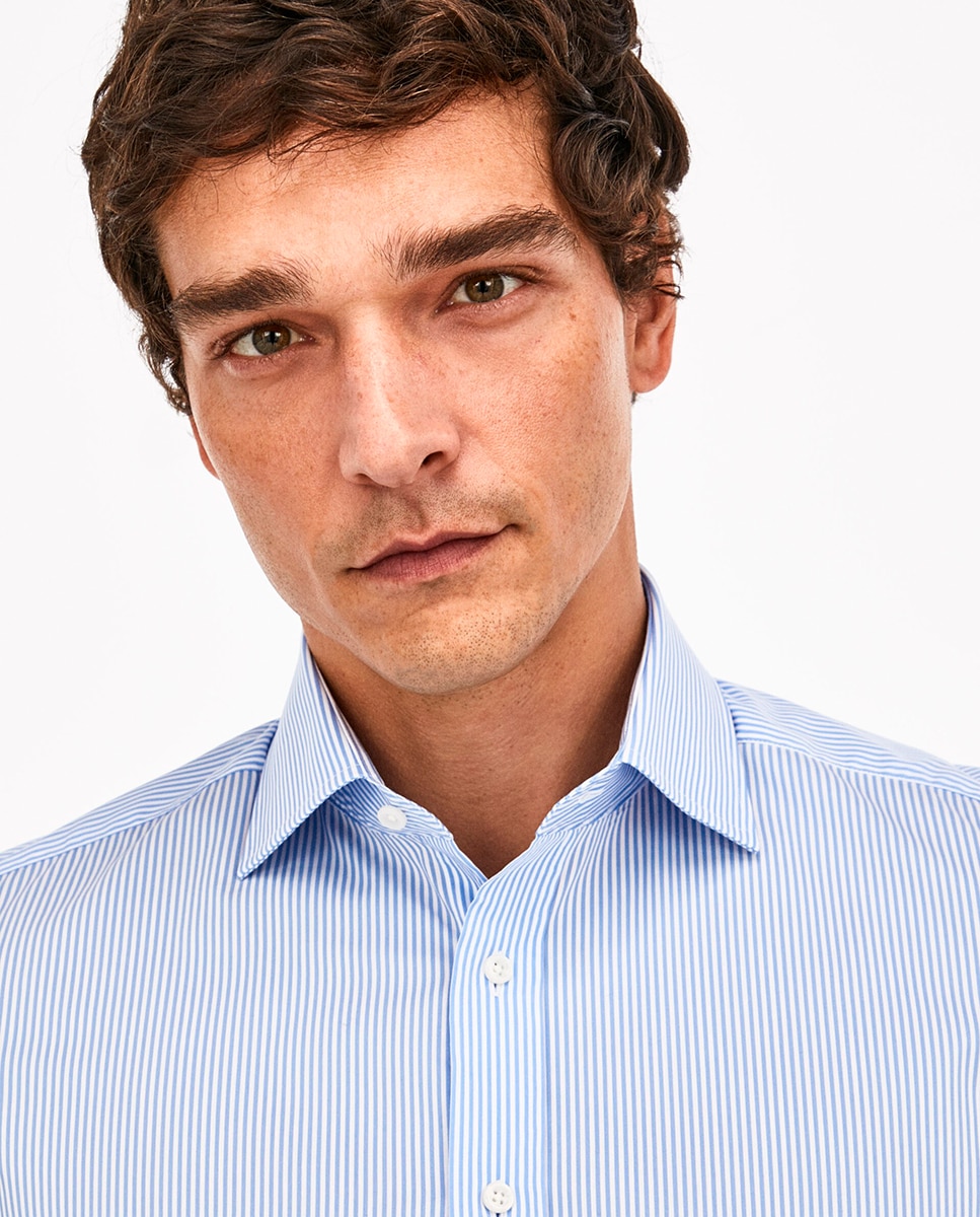 Camisa Formal Classic Fit Tamanhos Grandes às Riscas Bengal e em Tecido Stretch Azul-3