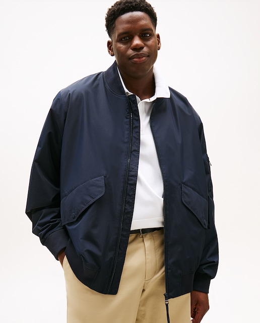 Imagen 0 de Cazadora de hombre tipo bomber tallas grandes