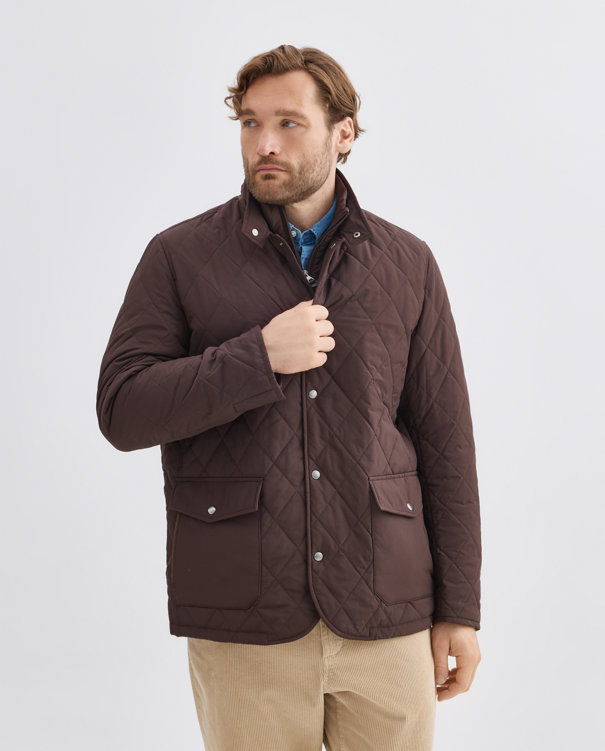 Imagen 0 de Chaqueta de hombre acolchada repelente al agua tallas grandes. Marrón oscuro