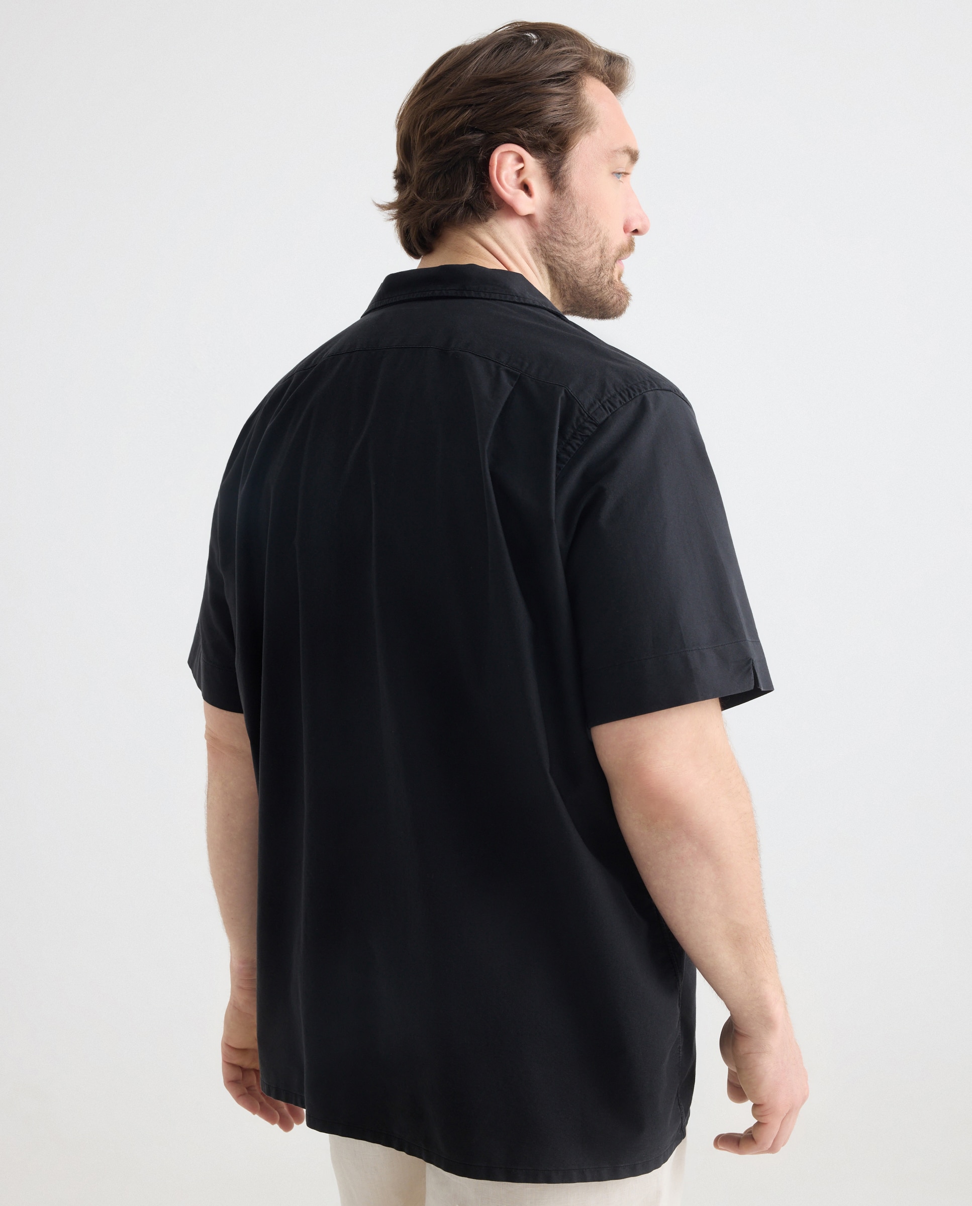 Camisa Oxford de Manga Curta Tamanhos Grandes Preto-4