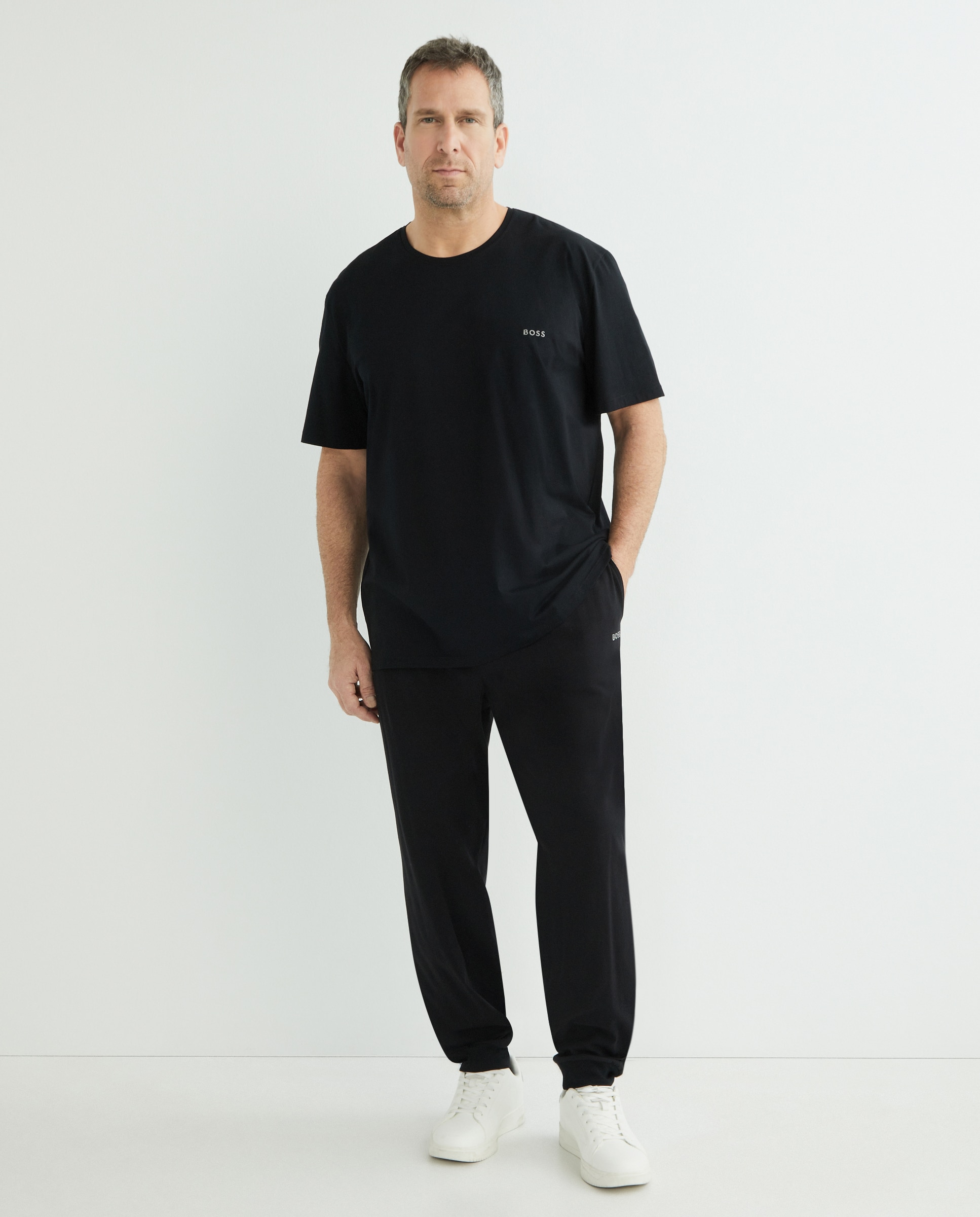 T-shirt Tamanhos Grandes com Manga Curta Preto-2