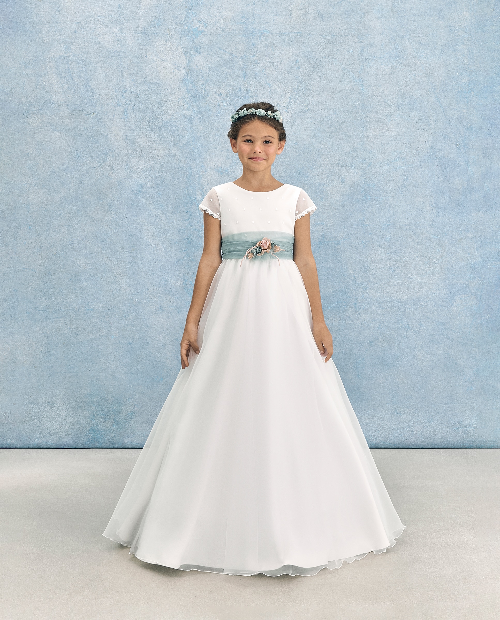 Vestido de Comunhão com Manga Curta e Saia com Capa Izar Coconut El Corte Inglés Branco-marfim-4