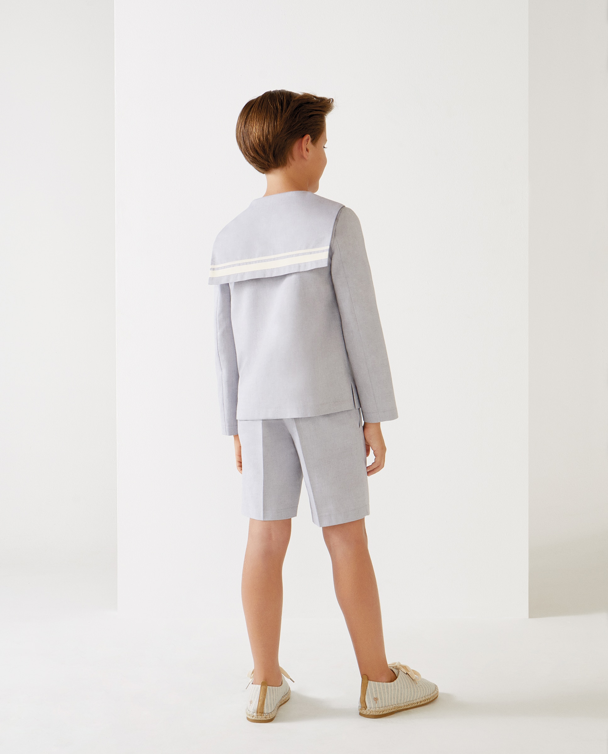 Fato de Comunhão Tipo Marinheiro com Bermudas Oxford Anturio Coconut El Corte Inglés Cinzento-claro-4