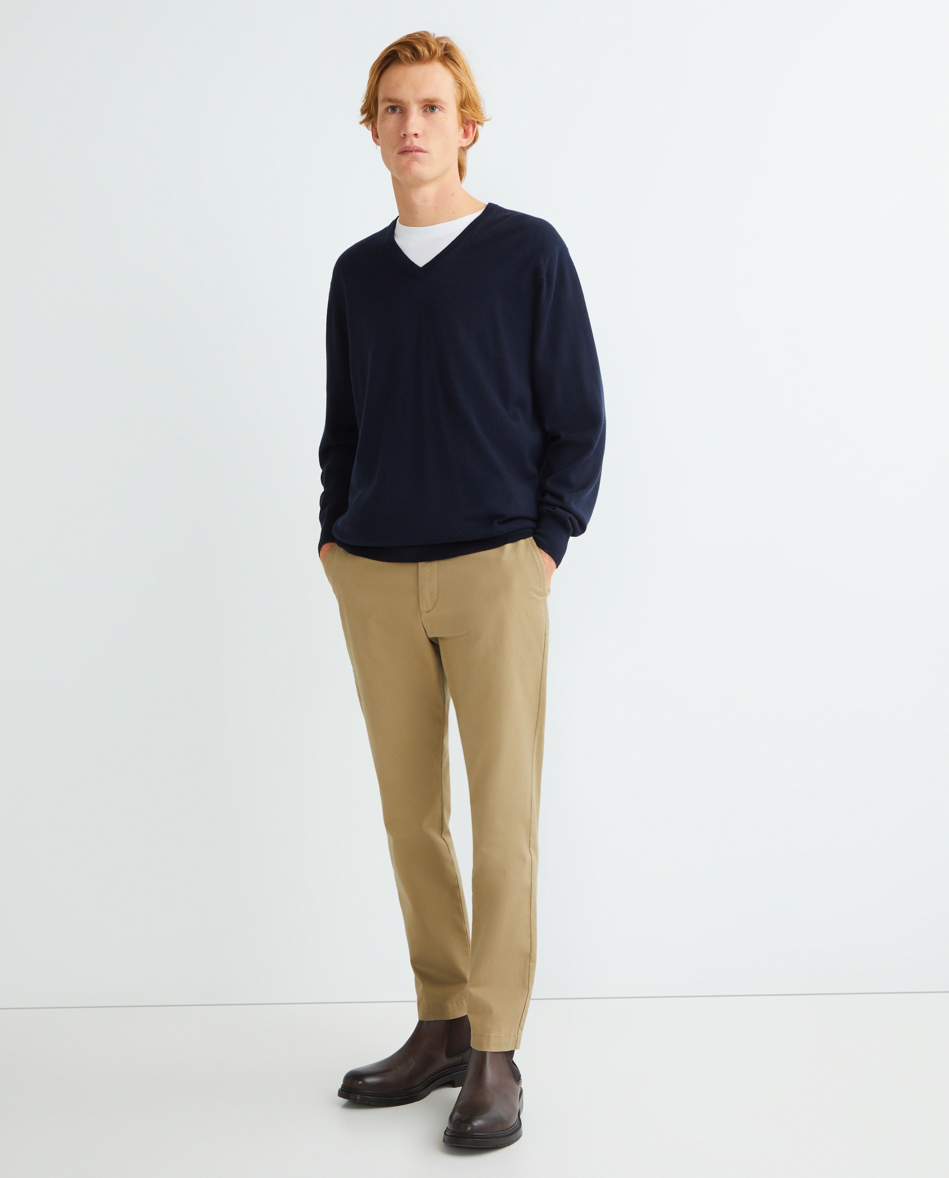 Imagem 0 de Camisola de Malha com Decote em Bico e em Lã 100% Merino