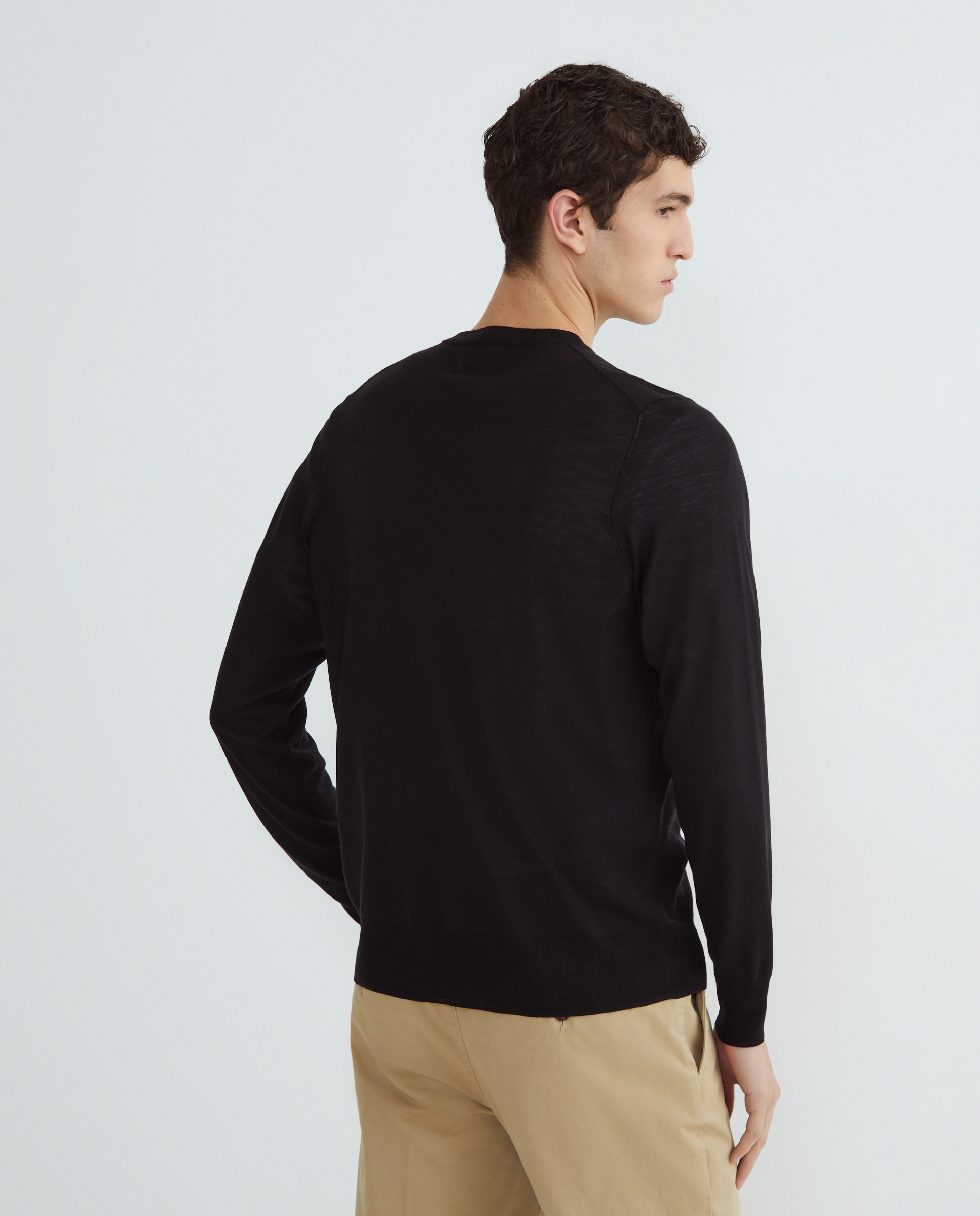 Camisola de Malha Lisa com Decote em Bico Preto-3