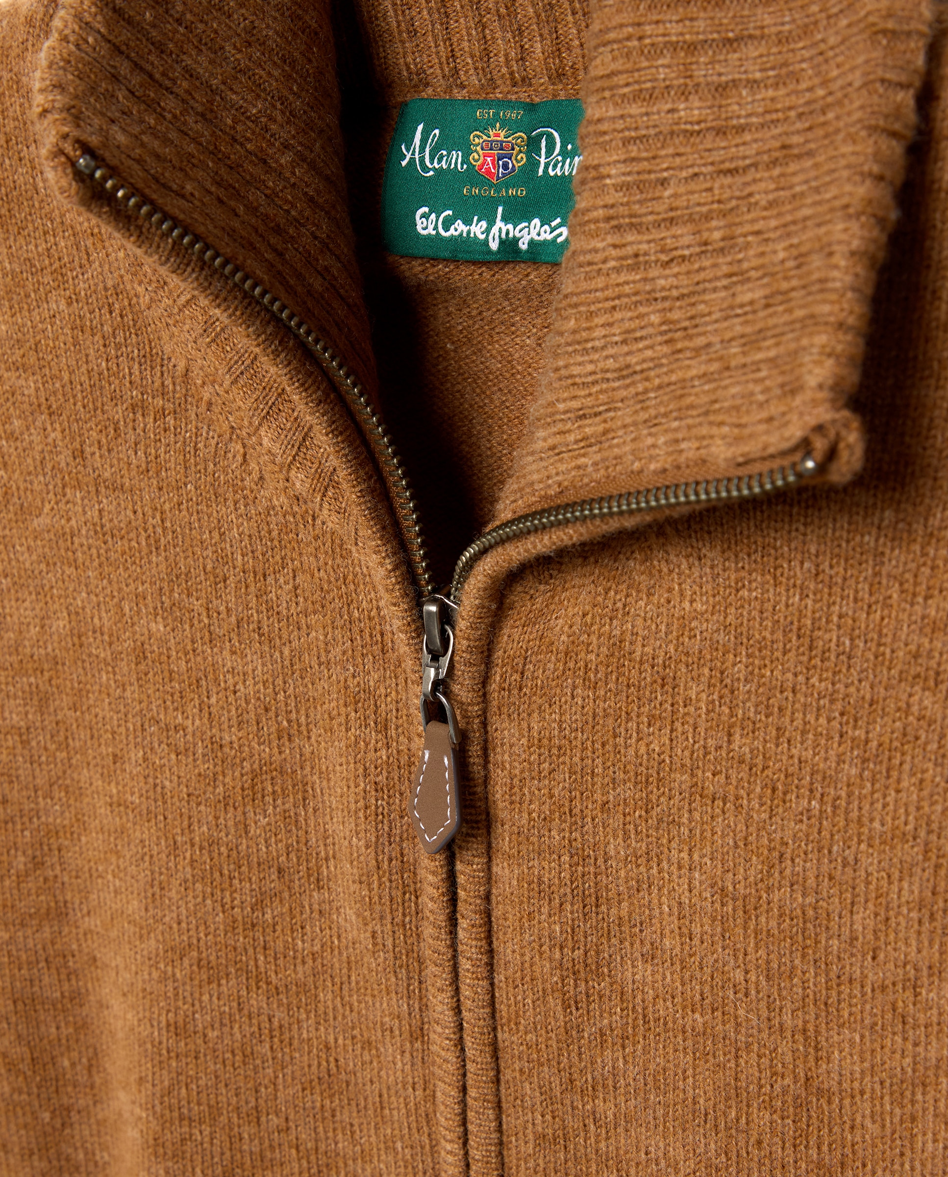 Imagen 2 de Cardigan de lana 100% color verde con cremallera - Alan Paine - Marrón claro Marrón claro