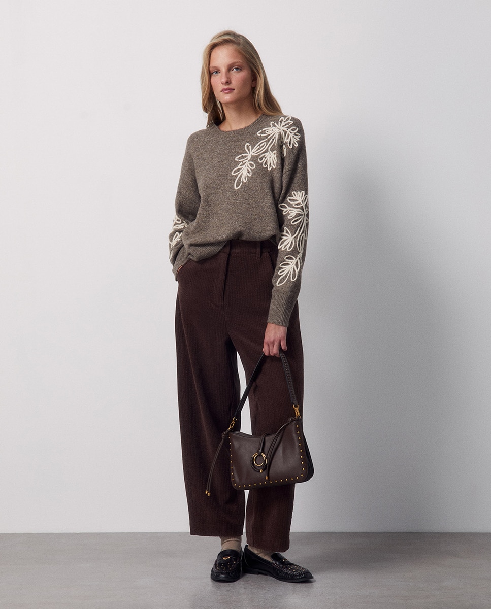 Camisola de Malha com Bordado Floral e Tachas Visom-Escuro-2
