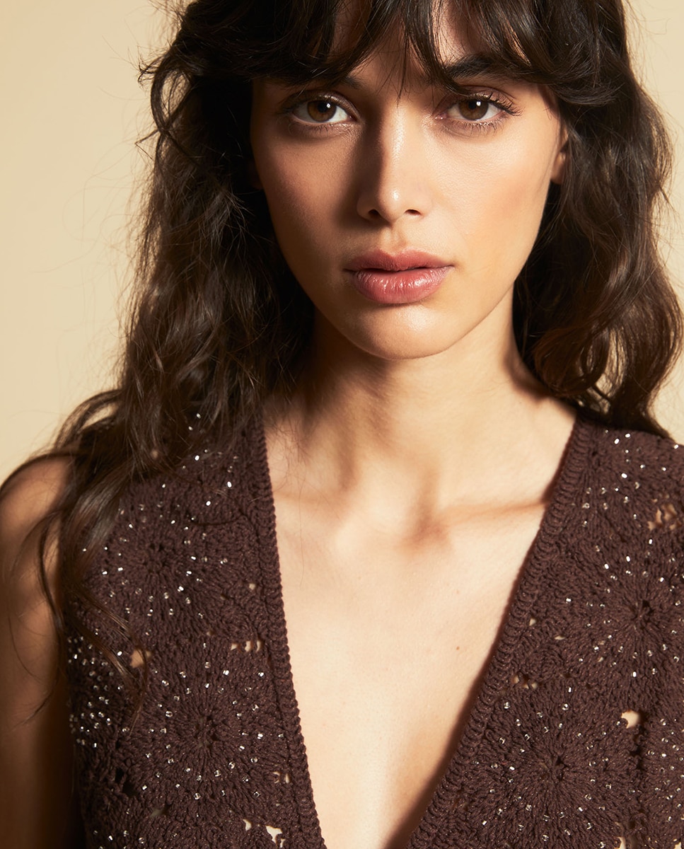 Colete de Crochet com Missangas Castanho-3