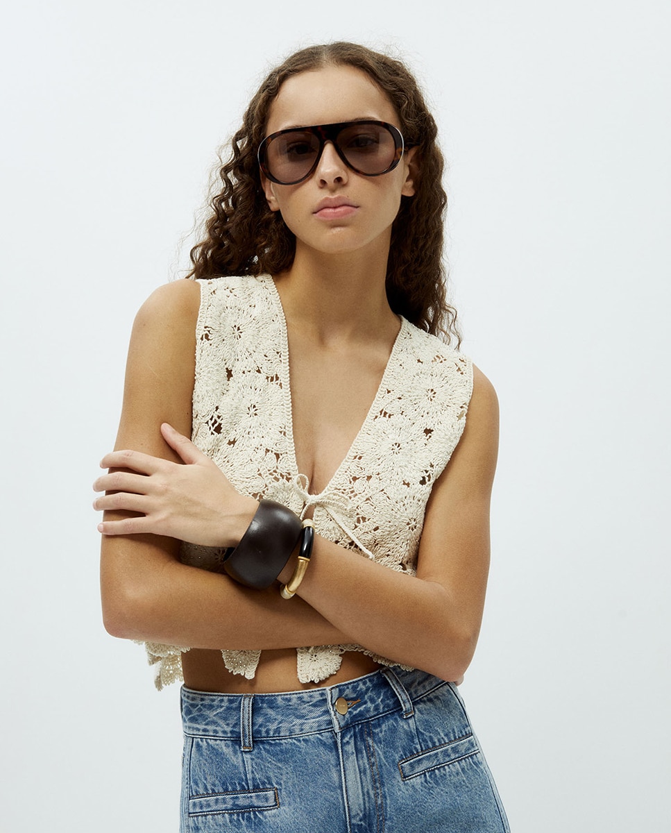 Imagem 0 de Colete de Crochet com Missangas