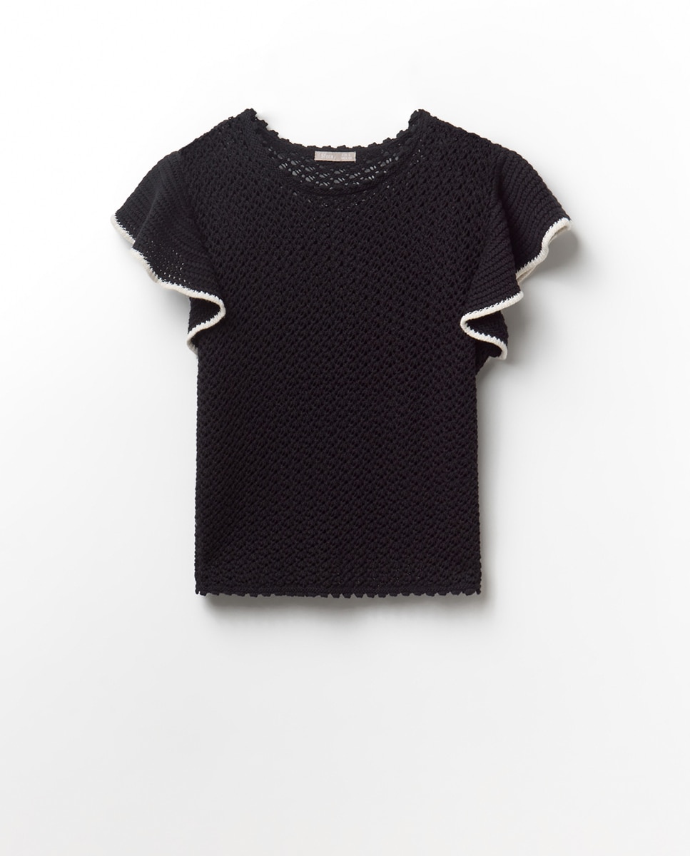 Top com Folhos Preto-5